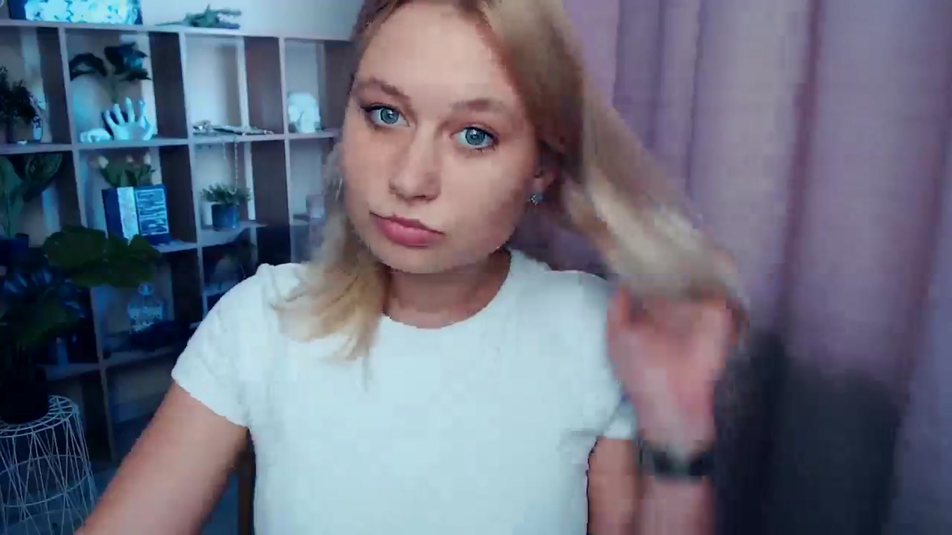 Gallery image thumbnail from Kukla_kolduna's myfreecams stream on, 05/29/2025, 16:05 image 16 of 20
