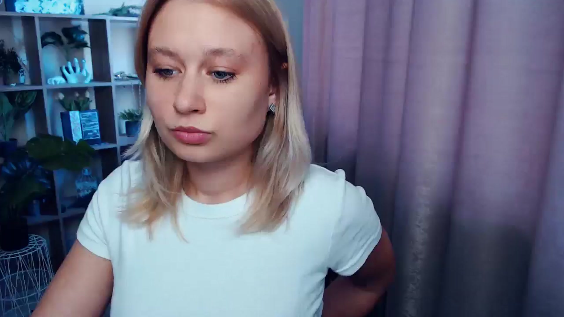 Gallery image thumbnail from Kukla_kolduna's myfreecams stream on, 05/29/2025, 16:05 image 17 of 20