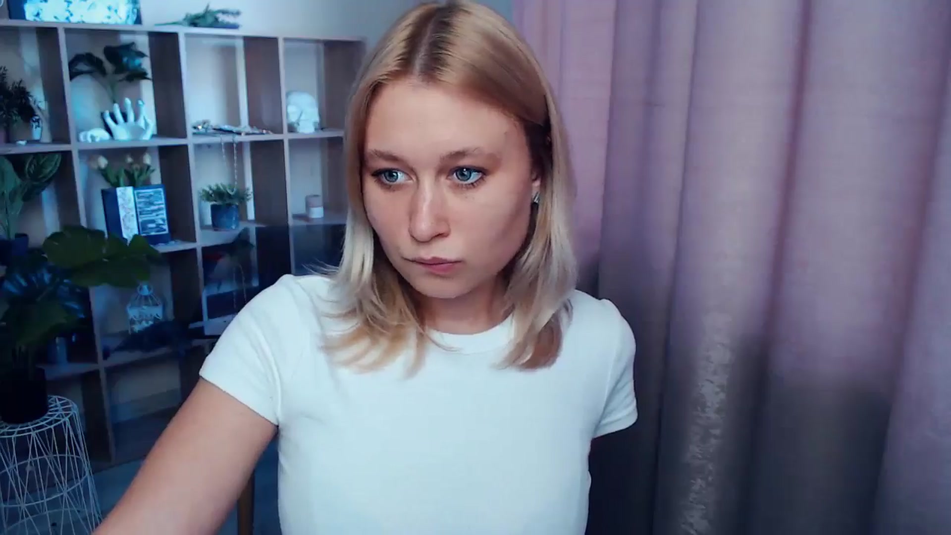 Gallery image thumbnail from Kukla_kolduna's myfreecams stream on, 05/29/2025, 16:05 image 20 of 20