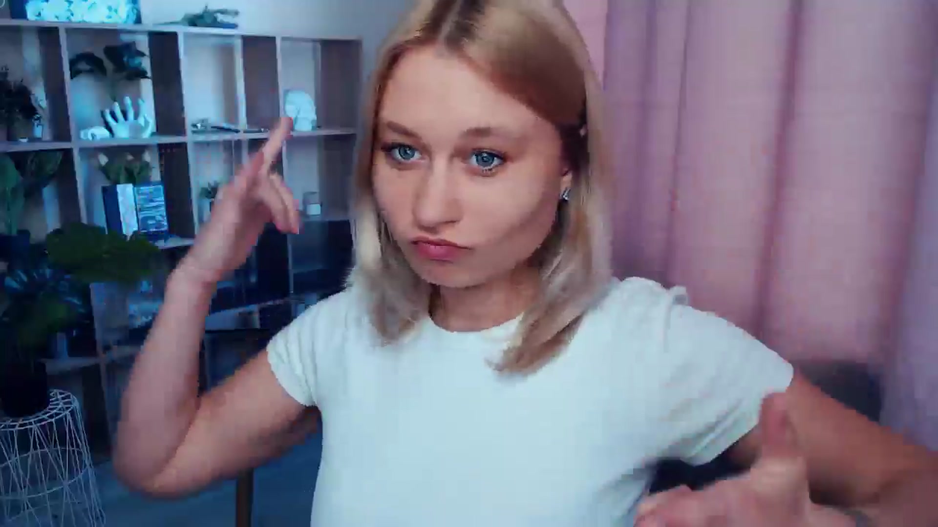 Gallery image thumbnail from Kukla_kolduna's myfreecams stream on, 05/29/2025, 16:05 image 11 of 20