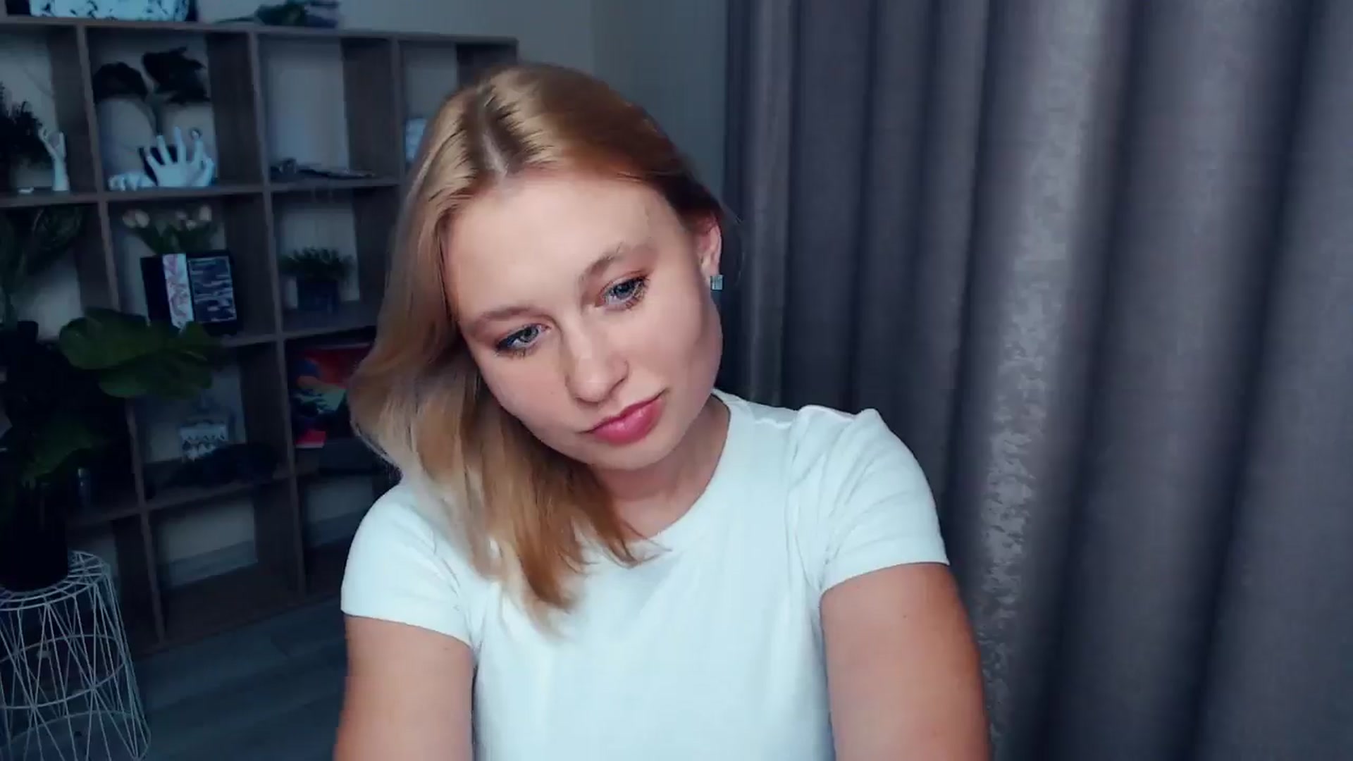 Gallery image thumbnail from Kukla_kolduna's myfreecams stream on, 05/29/2025, 18:13 image 12 of 20