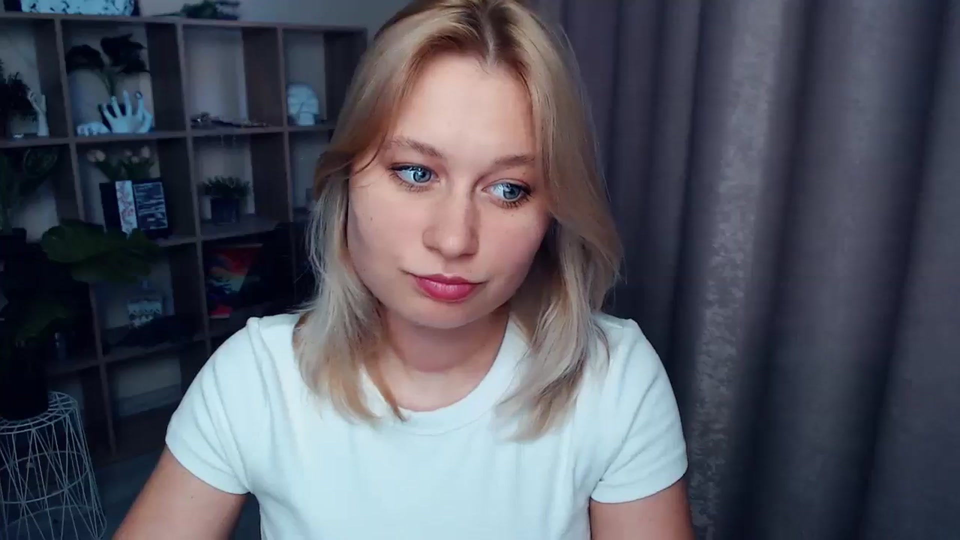 Gallery image thumbnail from Kukla_kolduna's myfreecams stream on, 05/29/2025, 18:13 image 4 of 20