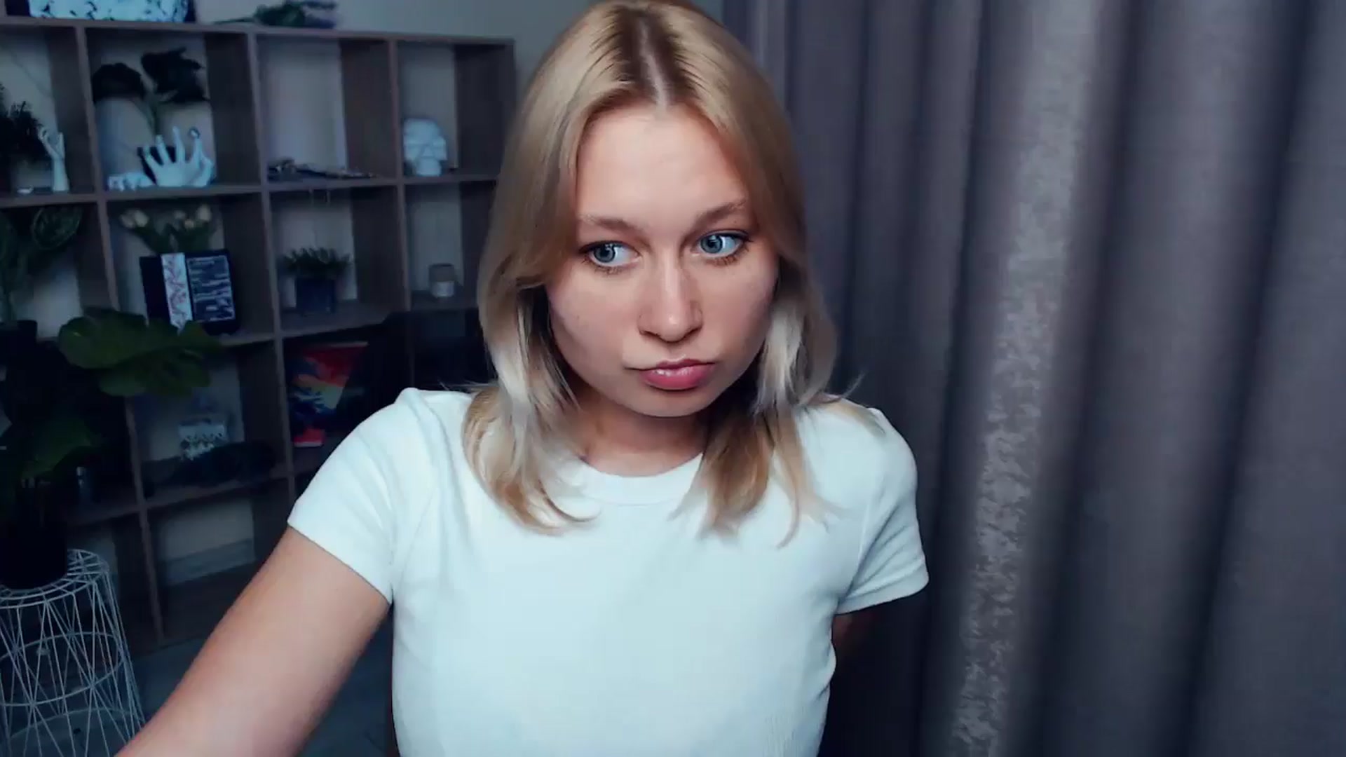 Gallery image thumbnail from Kukla_kolduna's myfreecams stream on, 05/29/2025, 18:13 image 9 of 20