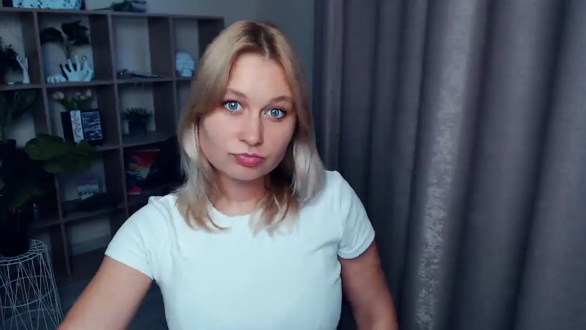 Gallery image thumbnail from Kukla_kolduna's myfreecams stream on, 05/29/2025, 18:13 image 8 of 20