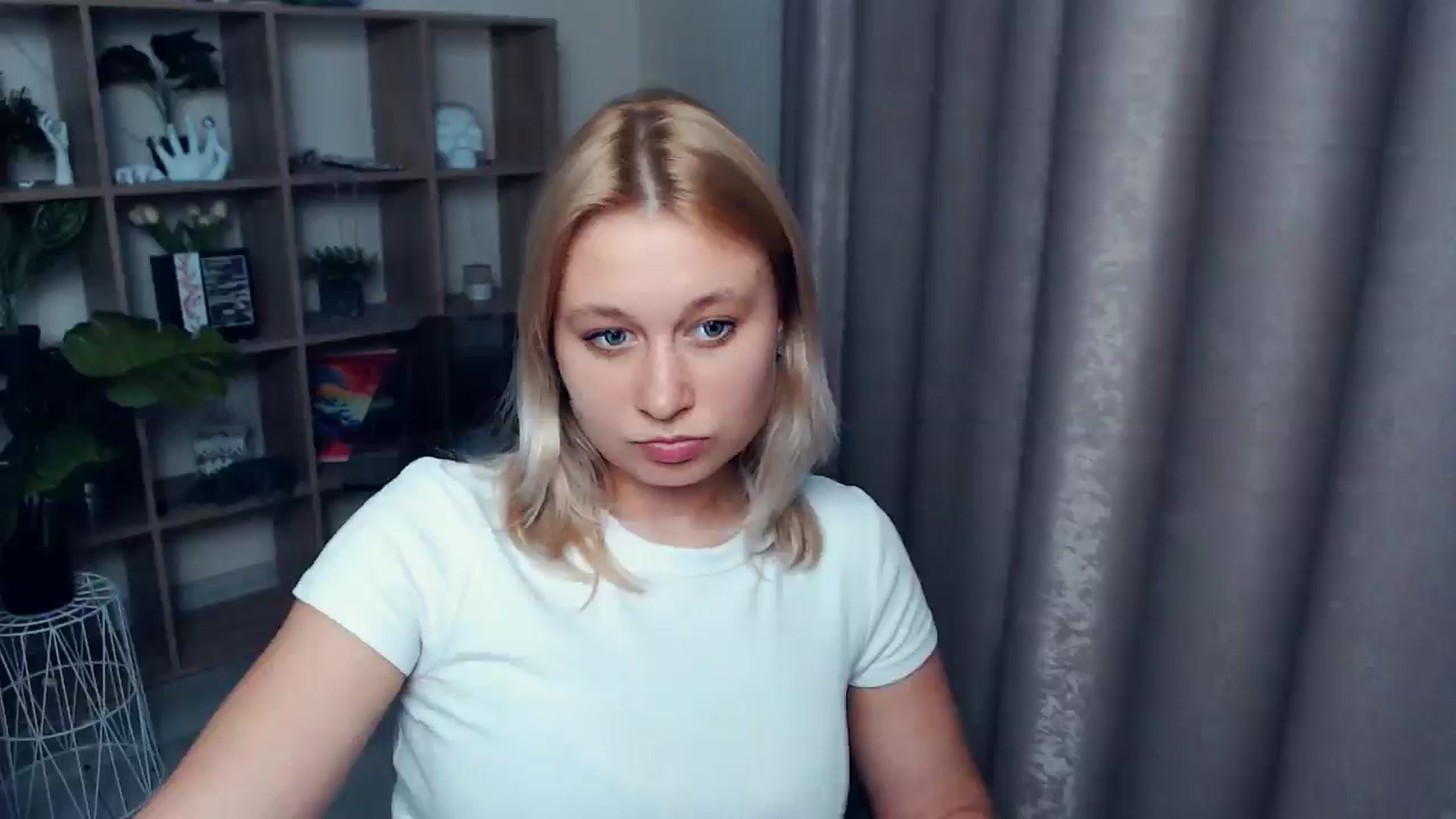 Gallery image thumbnail from Kukla_kolduna's myfreecams stream on, 05/29/2025, 18:13 image 19 of 20