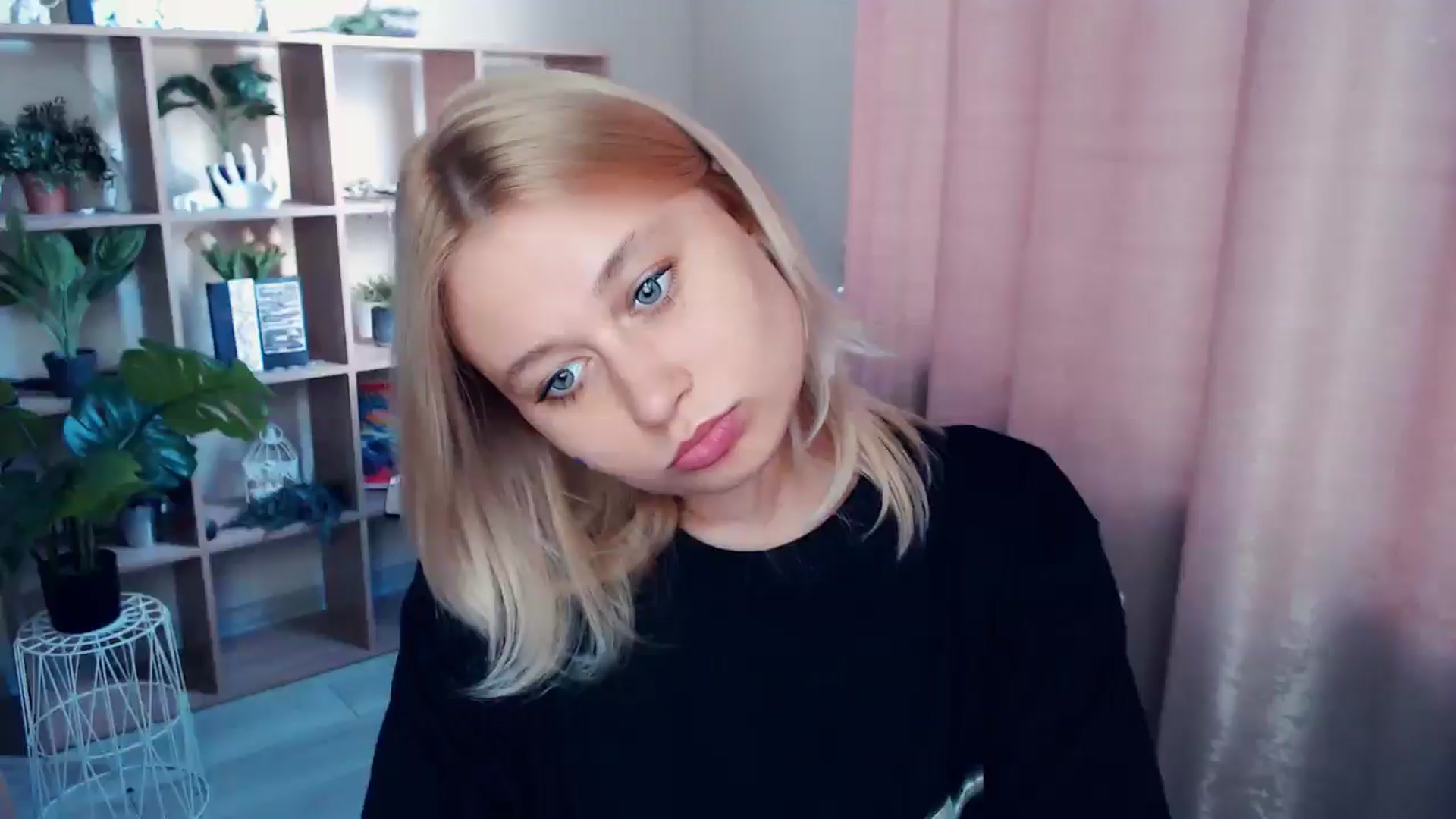 Gallery image thumbnail from Kukla_kolduna's myfreecams stream on, 05/30/2025, 17:53 image 11 of 20