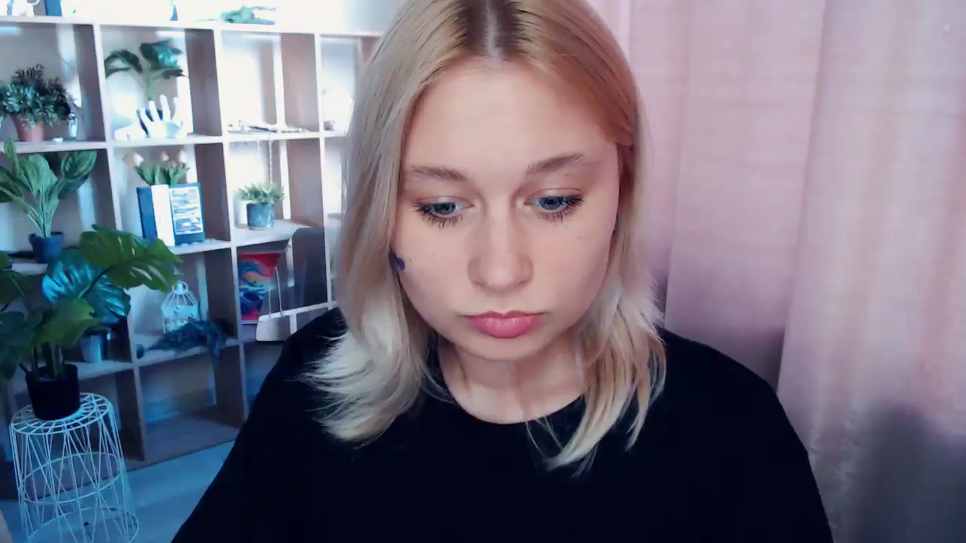Gallery image thumbnail from Kukla_kolduna's myfreecams stream on, 05/30/2025, 17:53 image 3 of 20