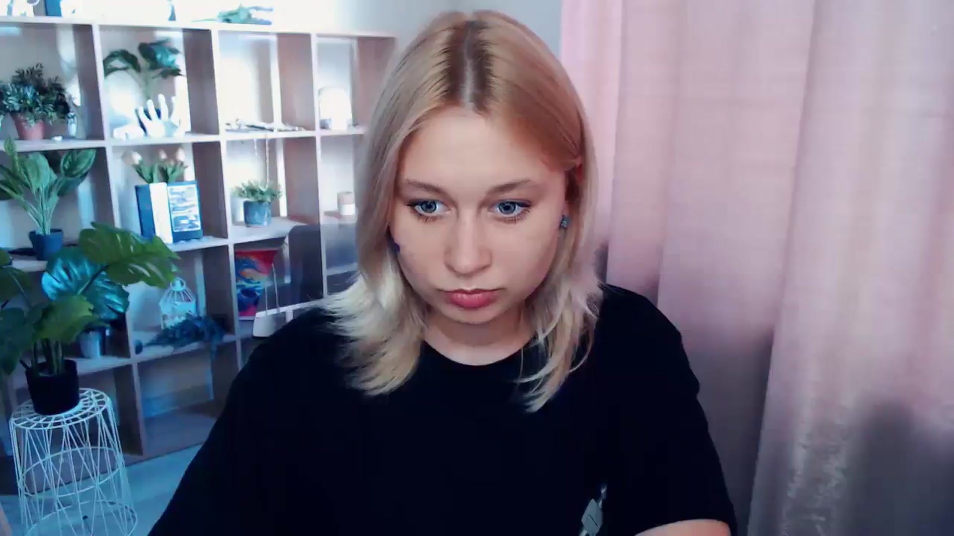 Gallery image thumbnail from Kukla_kolduna's myfreecams stream on, 05/30/2025, 17:53 image 7 of 20
