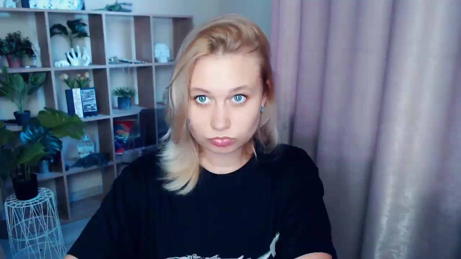Gallery image thumbnail from Kukla_kolduna's myfreecams stream on, 05/30/2025, 17:53 image 17 of 20