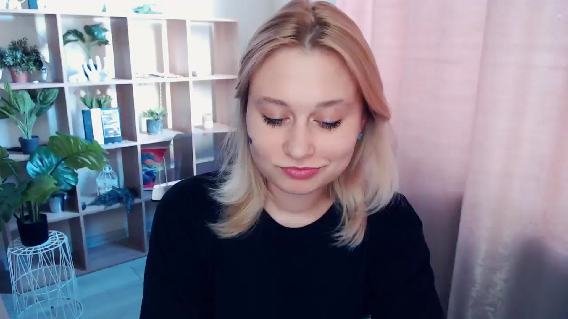 Gallery image thumbnail from Kukla_kolduna's myfreecams stream on, 05/30/2025, 17:53 image 1 of 20