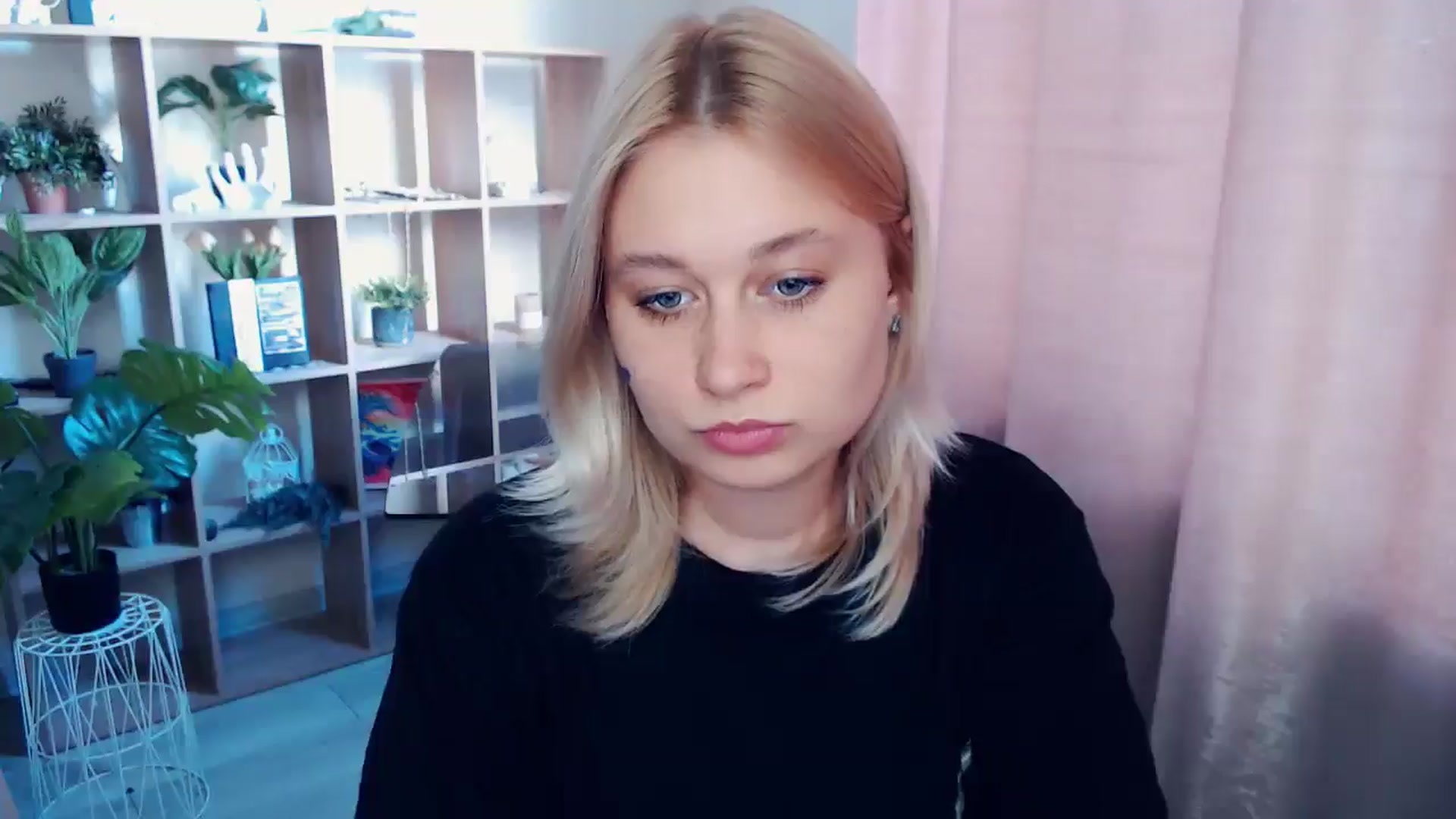 Gallery image thumbnail from Kukla_kolduna's myfreecams stream on, 05/30/2025, 17:53 image 6 of 20