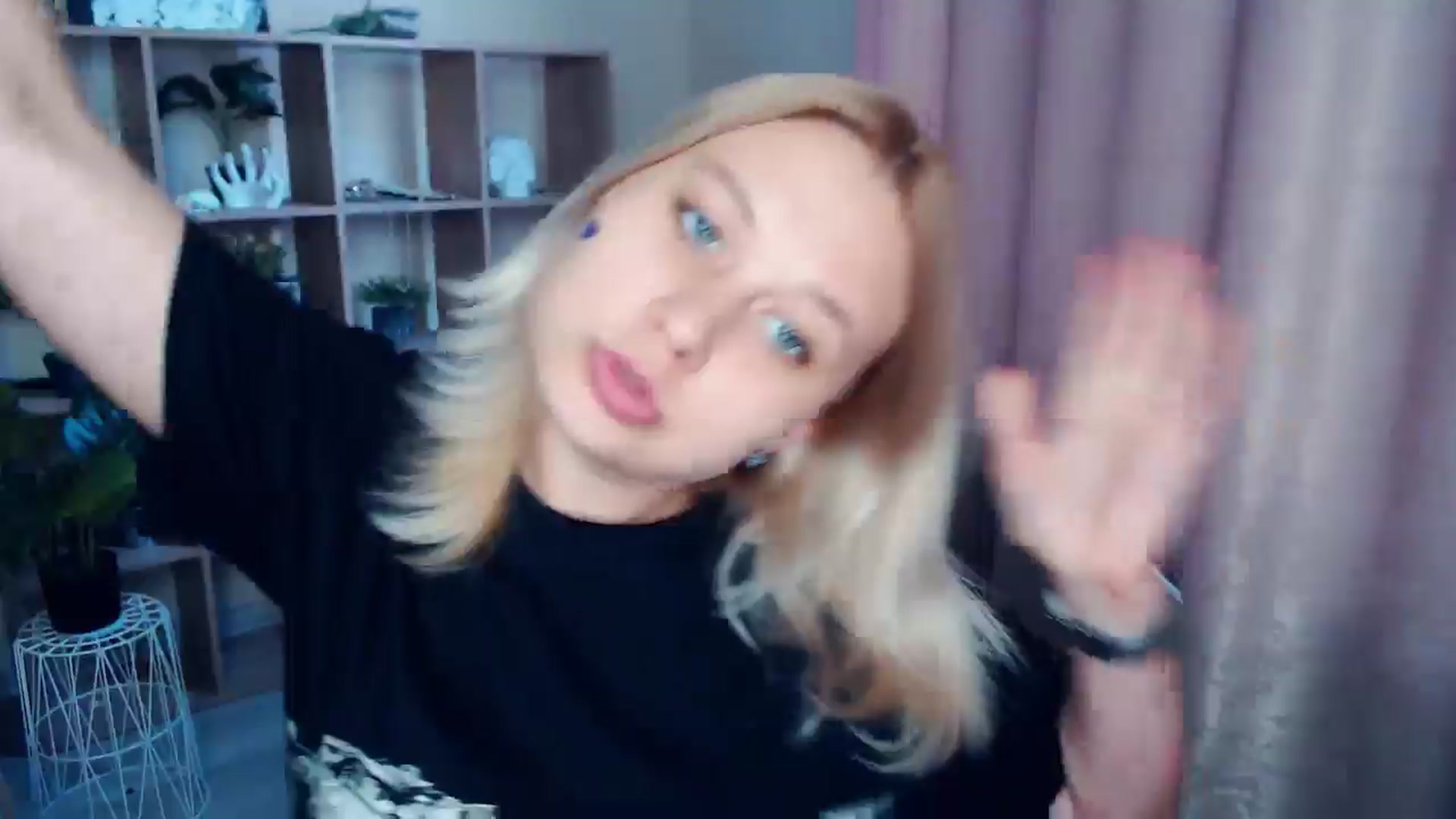 Gallery image thumbnail from Kukla_kolduna's myfreecams stream on, 05/30/2025, 17:53 image 16 of 20