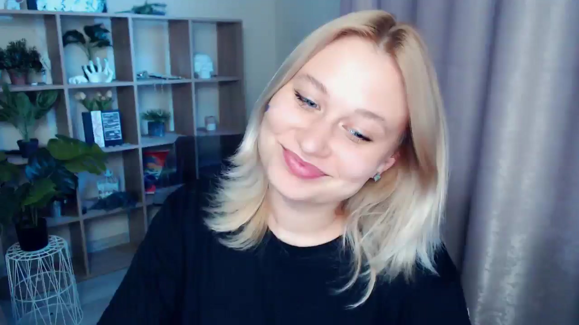 Gallery image thumbnail from Kukla_kolduna's myfreecams stream on, 05/30/2025, 17:53 image 13 of 20