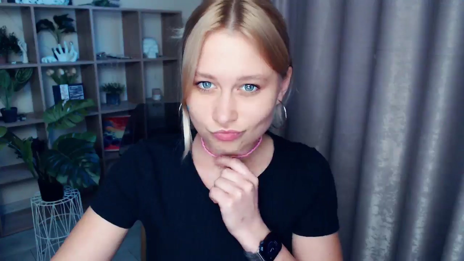 Gallery image thumbnail from Kukla_kolduna's myfreecams stream on, 05/31/2025, 18:09 image 18 of 20