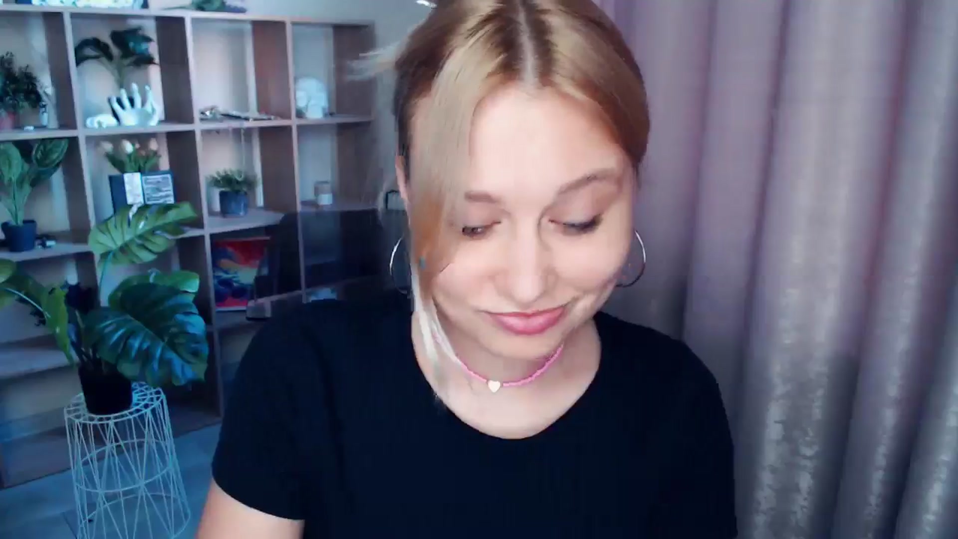 Gallery image thumbnail from Kukla_kolduna's myfreecams stream on, 05/31/2025, 18:09 image 8 of 20