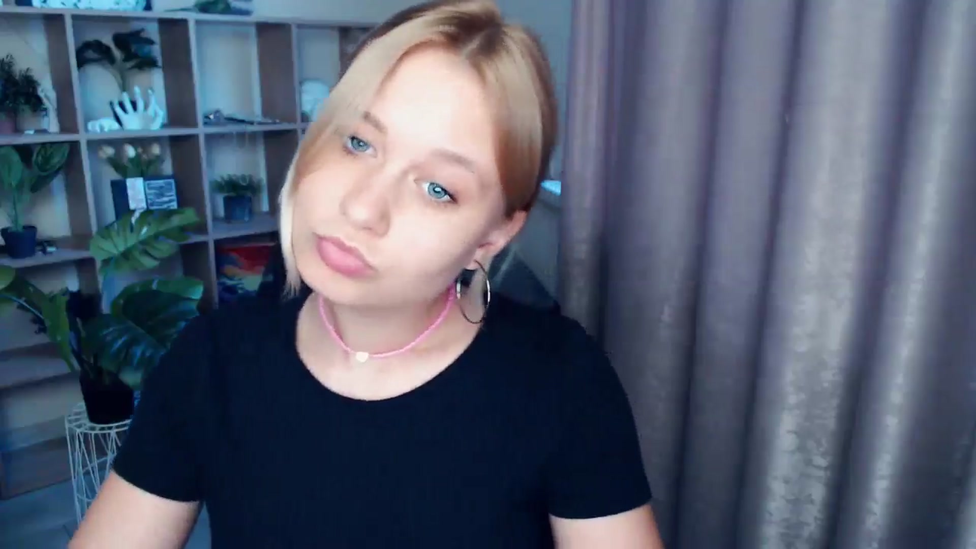 Gallery image thumbnail from Kukla_kolduna's myfreecams stream on, 05/31/2025, 18:09 image 14 of 20