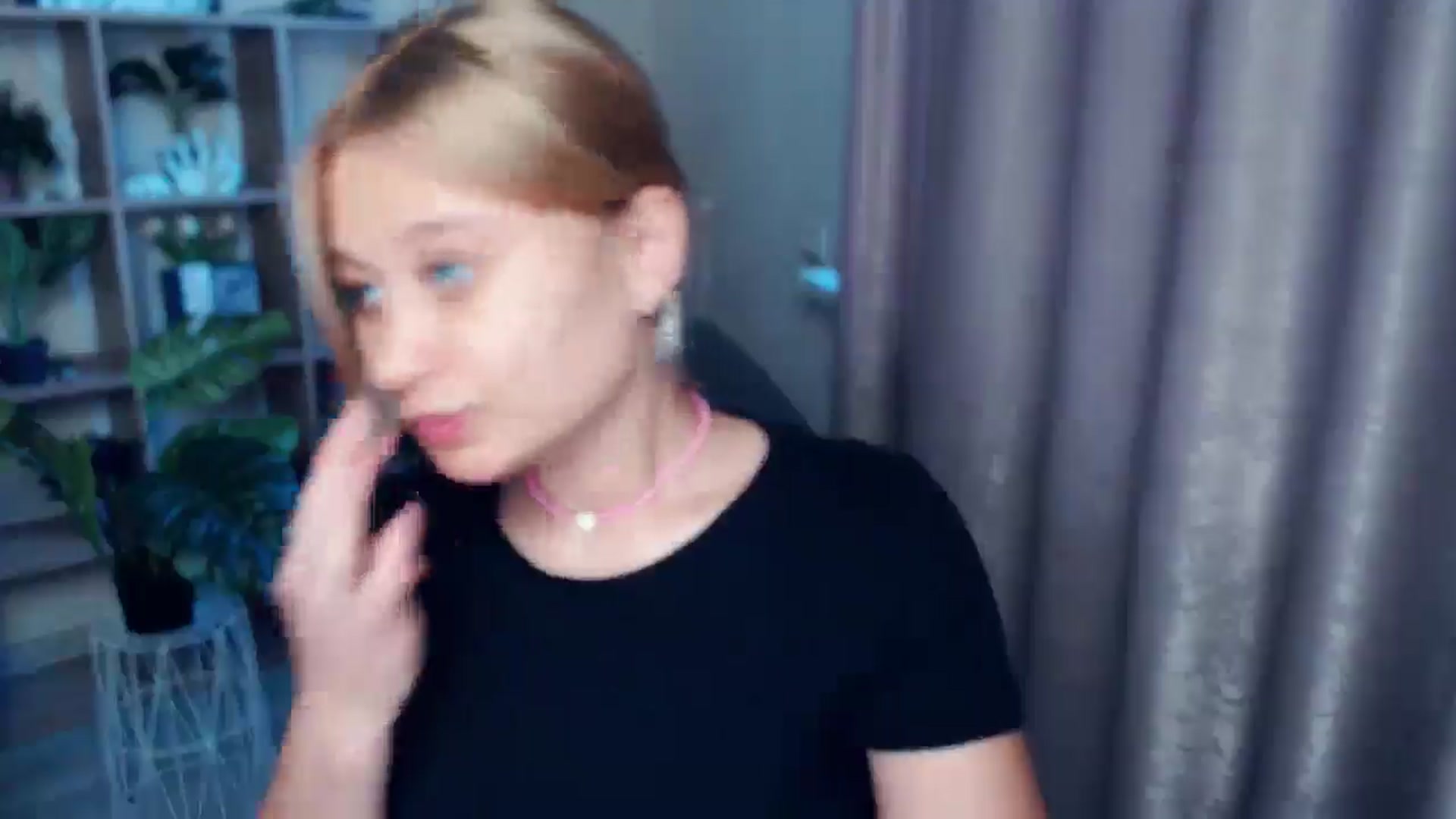 Gallery image thumbnail from Kukla_kolduna's myfreecams stream on, 05/31/2025, 18:09 image 15 of 20