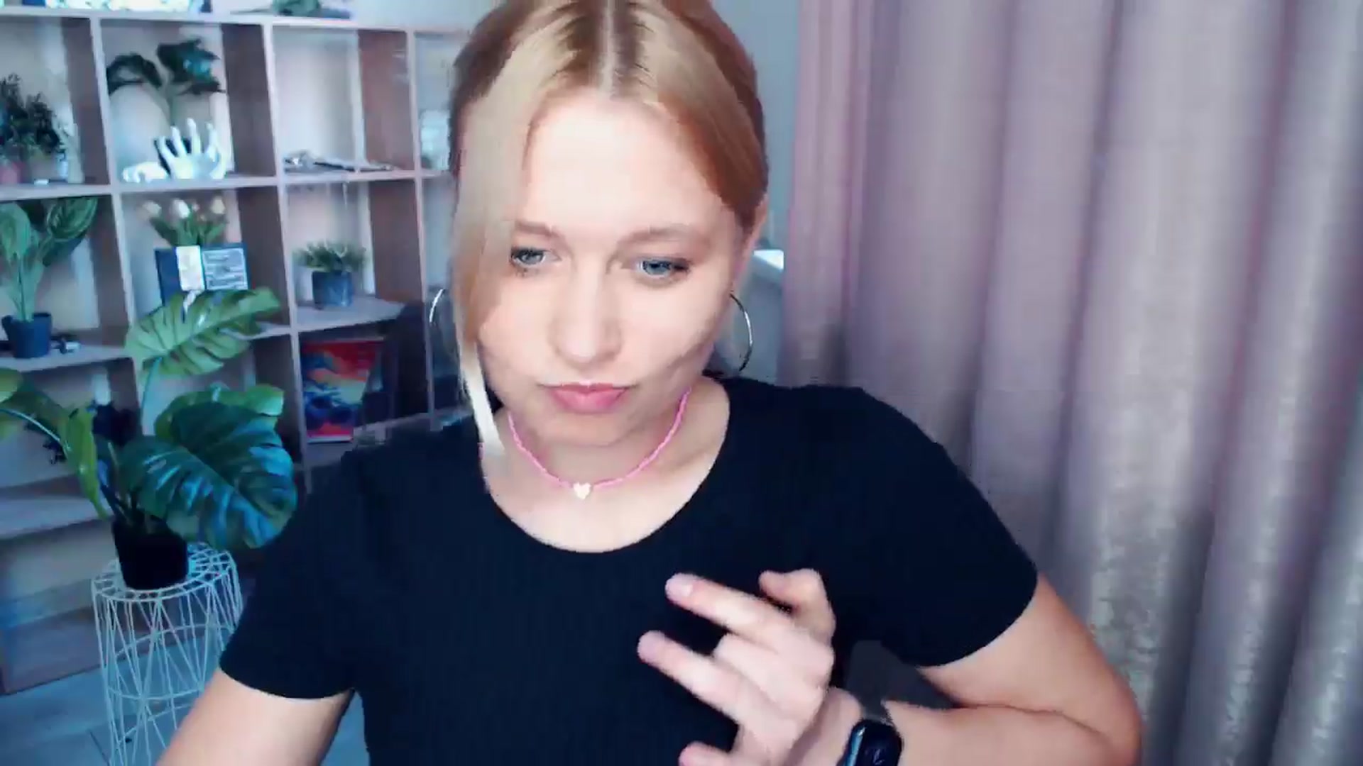 Gallery image thumbnail from Kukla_kolduna's myfreecams stream on, 05/31/2025, 18:09 image 9 of 20