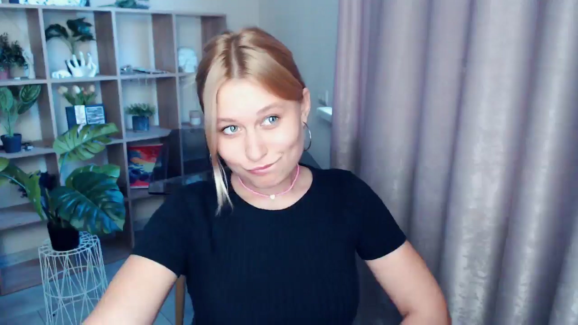 Gallery image thumbnail from Kukla_kolduna's myfreecams stream on, 05/31/2025, 18:09 image 13 of 20