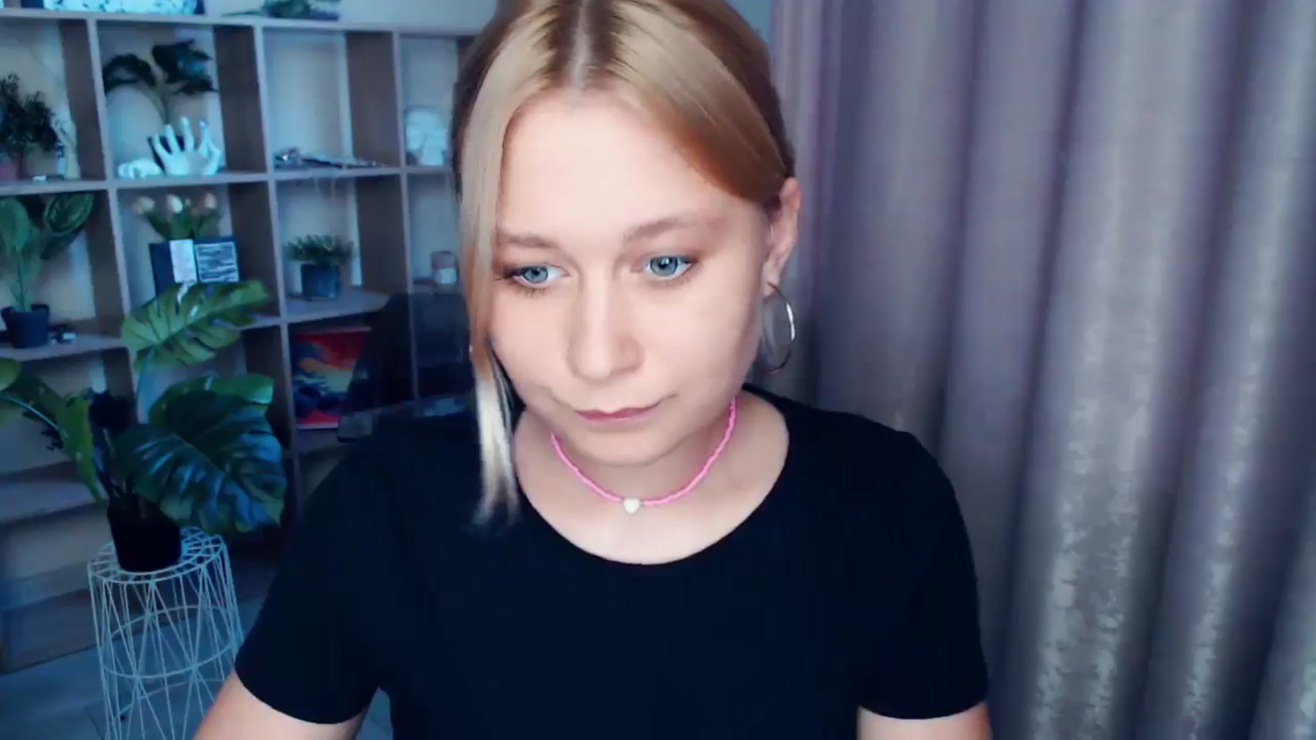Gallery image thumbnail from Kukla_kolduna's myfreecams stream on, 05/31/2025, 18:09 image 12 of 20