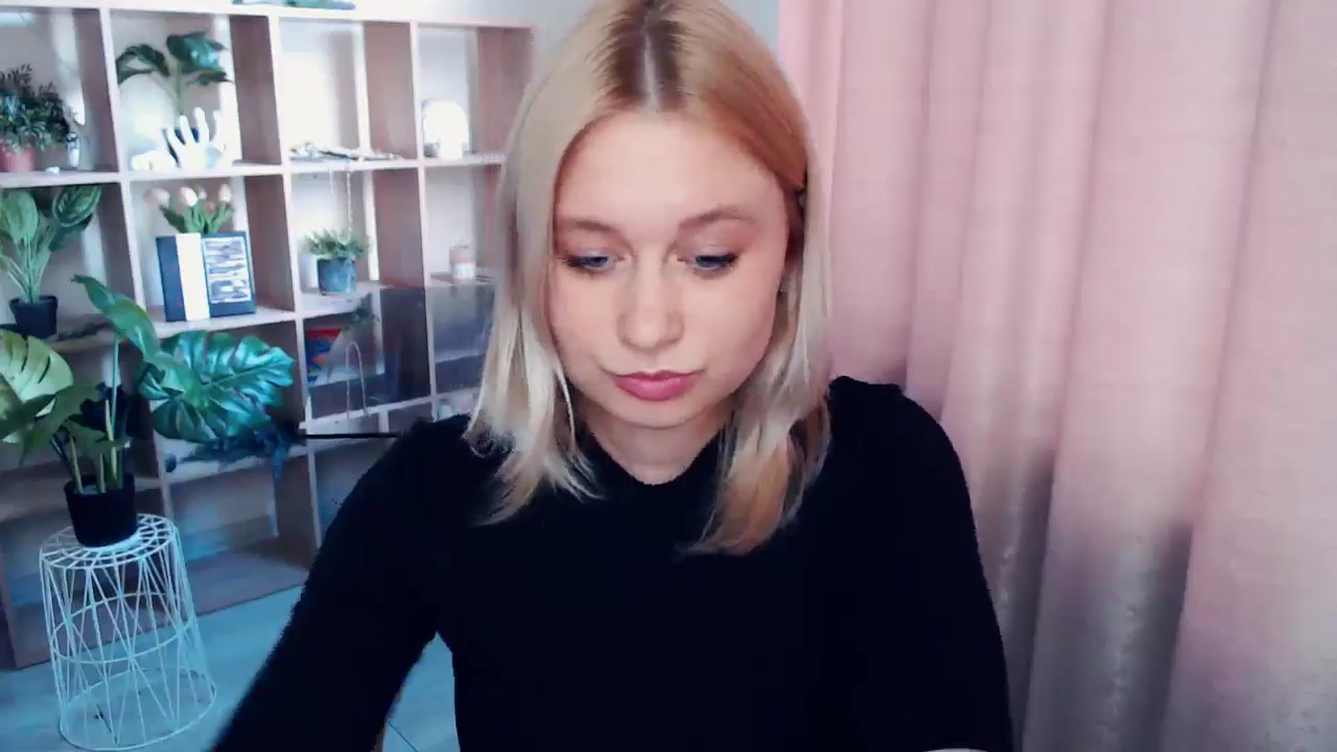 Gallery image thumbnail from Kukla_kolduna's myfreecams stream on, 06/01/2025, 16:15 image 20 of 20