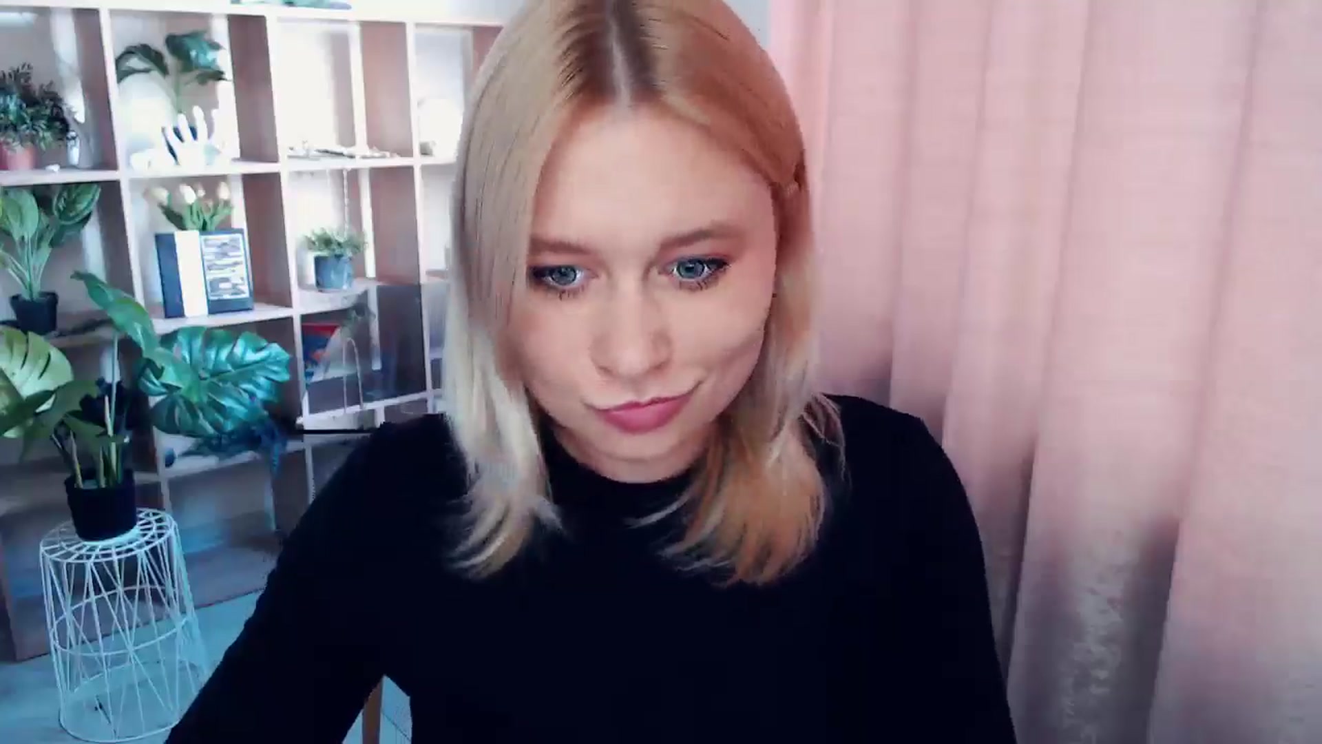 Gallery image thumbnail from Kukla_kolduna's myfreecams stream on, 06/01/2025, 16:15 image 12 of 20