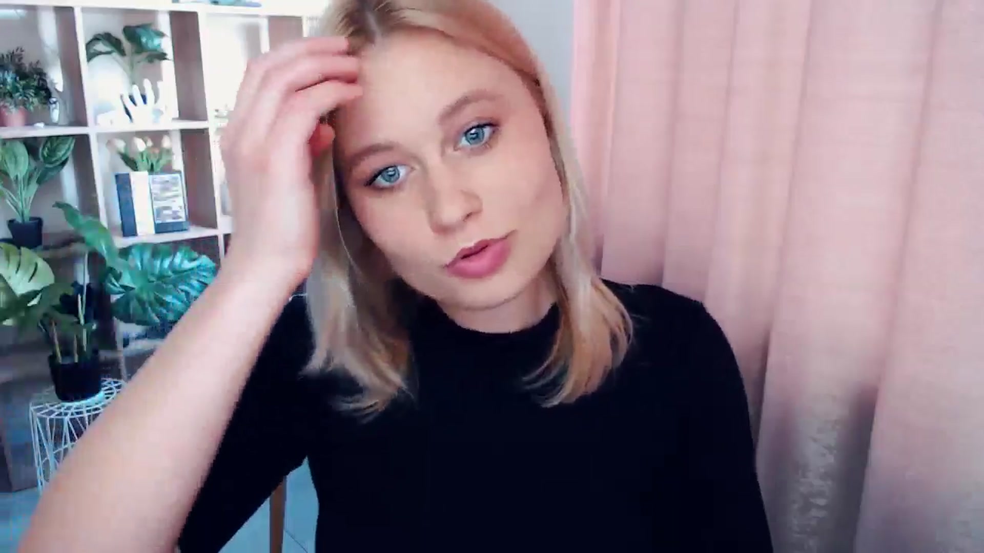 Gallery image thumbnail from Kukla_kolduna's myfreecams stream on, 06/01/2025, 16:15 image 13 of 20