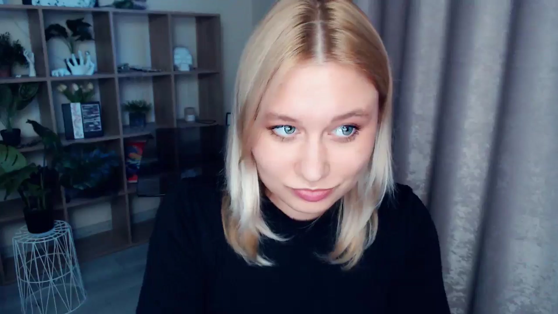 Gallery image thumbnail from Kukla_kolduna's myfreecams stream on, 06/01/2025, 18:18 image 13 of 20