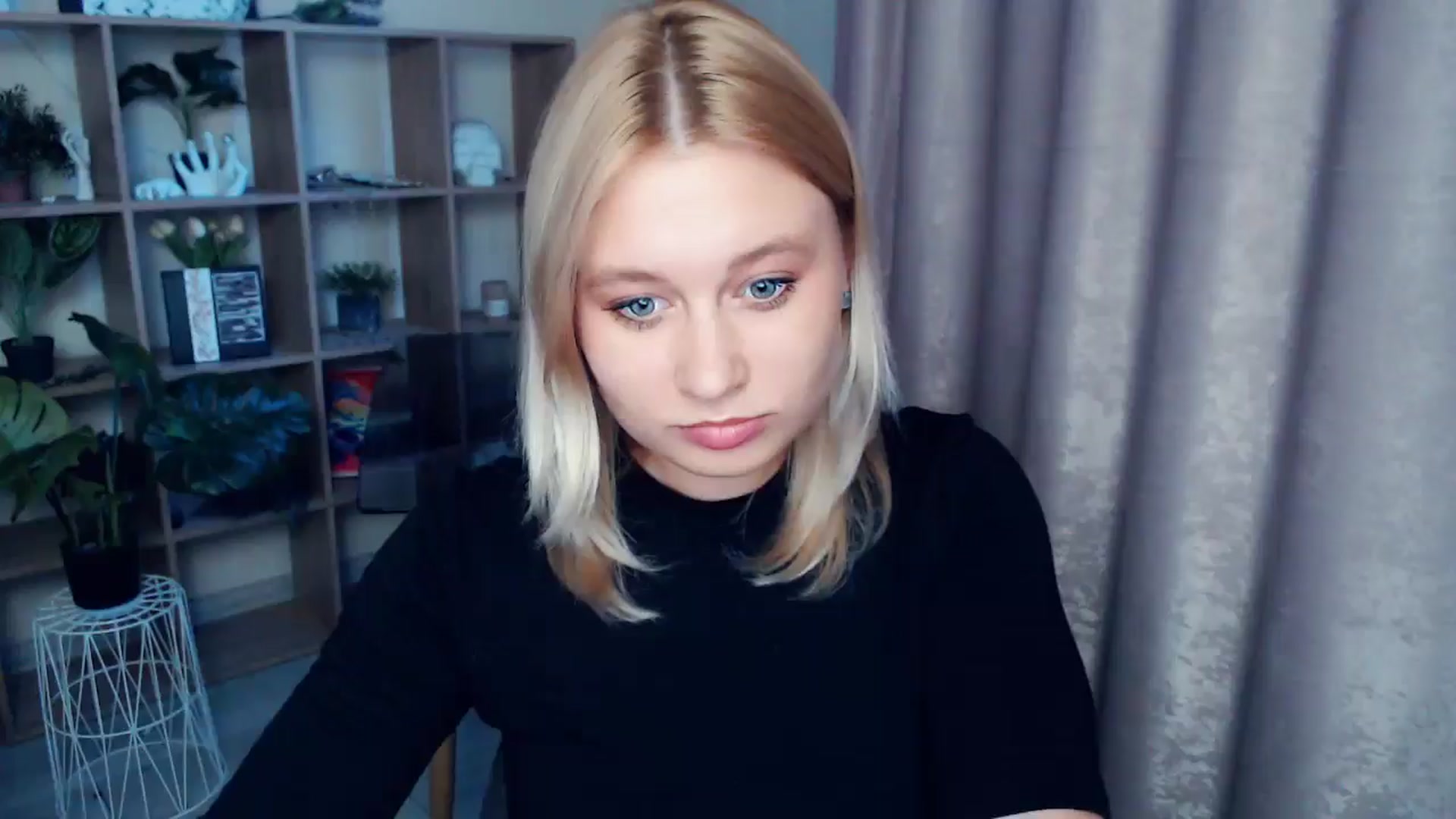 Gallery image thumbnail from Kukla_kolduna's myfreecams stream on, 06/01/2025, 18:18 image 10 of 20