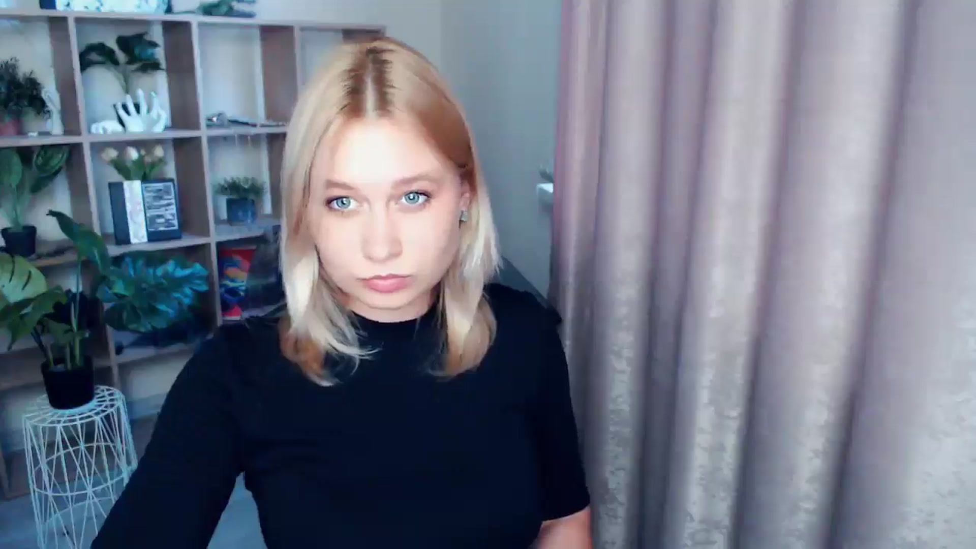 Gallery image thumbnail from Kukla_kolduna's myfreecams stream on, 06/01/2025, 18:18 image 4 of 20