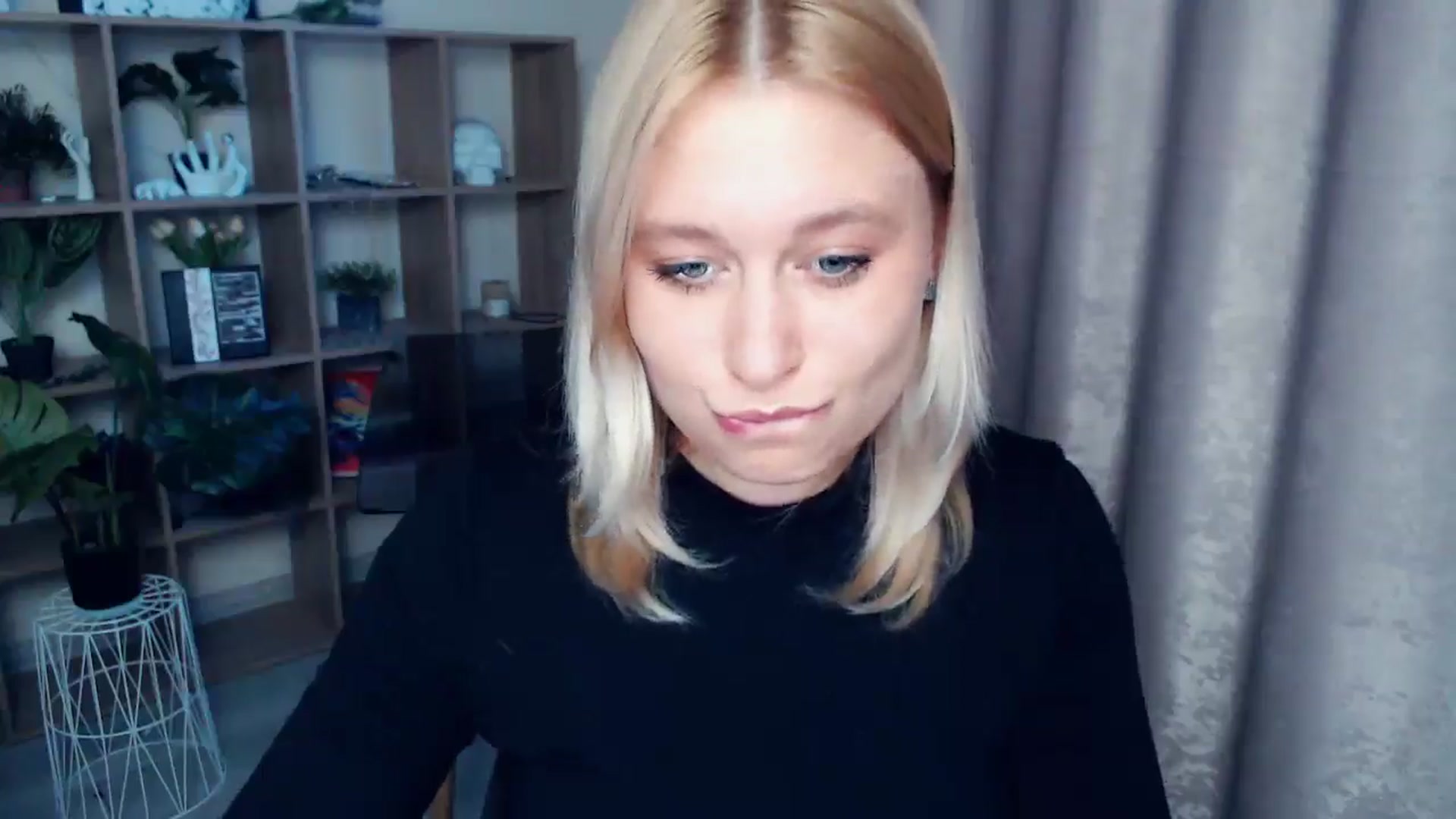 Gallery image thumbnail from Kukla_kolduna's myfreecams stream on, 06/01/2025, 18:18 image 14 of 20