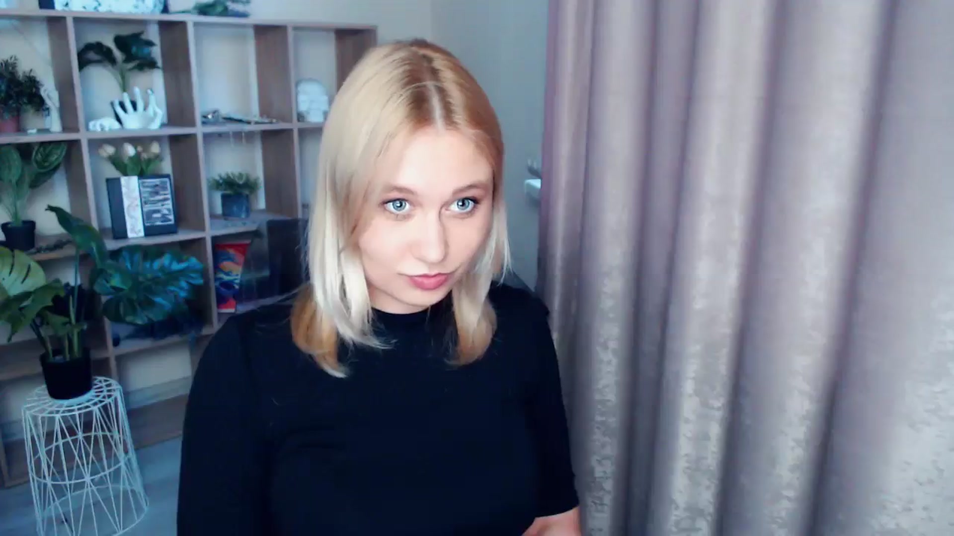 Gallery image thumbnail from Kukla_kolduna's myfreecams stream on, 06/01/2025, 18:18 image 6 of 20
