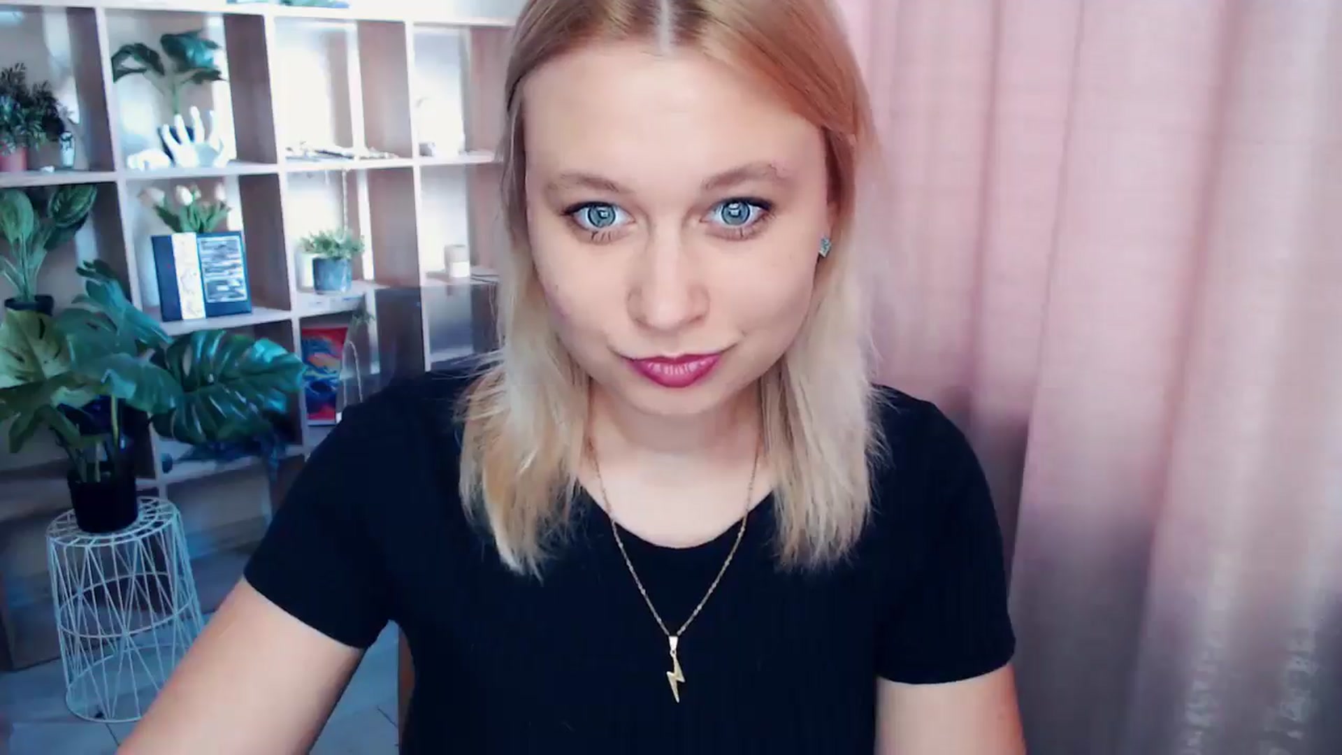 Gallery image thumbnail from Kukla_kolduna's myfreecams stream on, 06/05/2025, 17:23 image 3 of 20