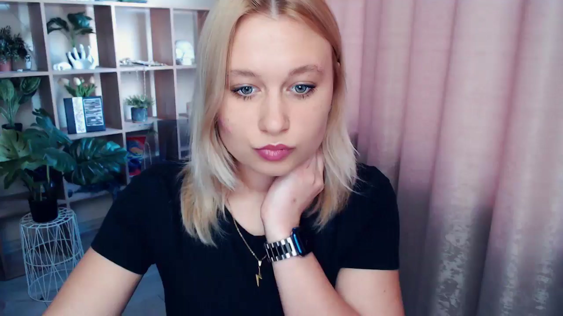 Gallery image thumbnail from Kukla_kolduna's myfreecams stream on, 06/05/2025, 17:23 image 13 of 20
