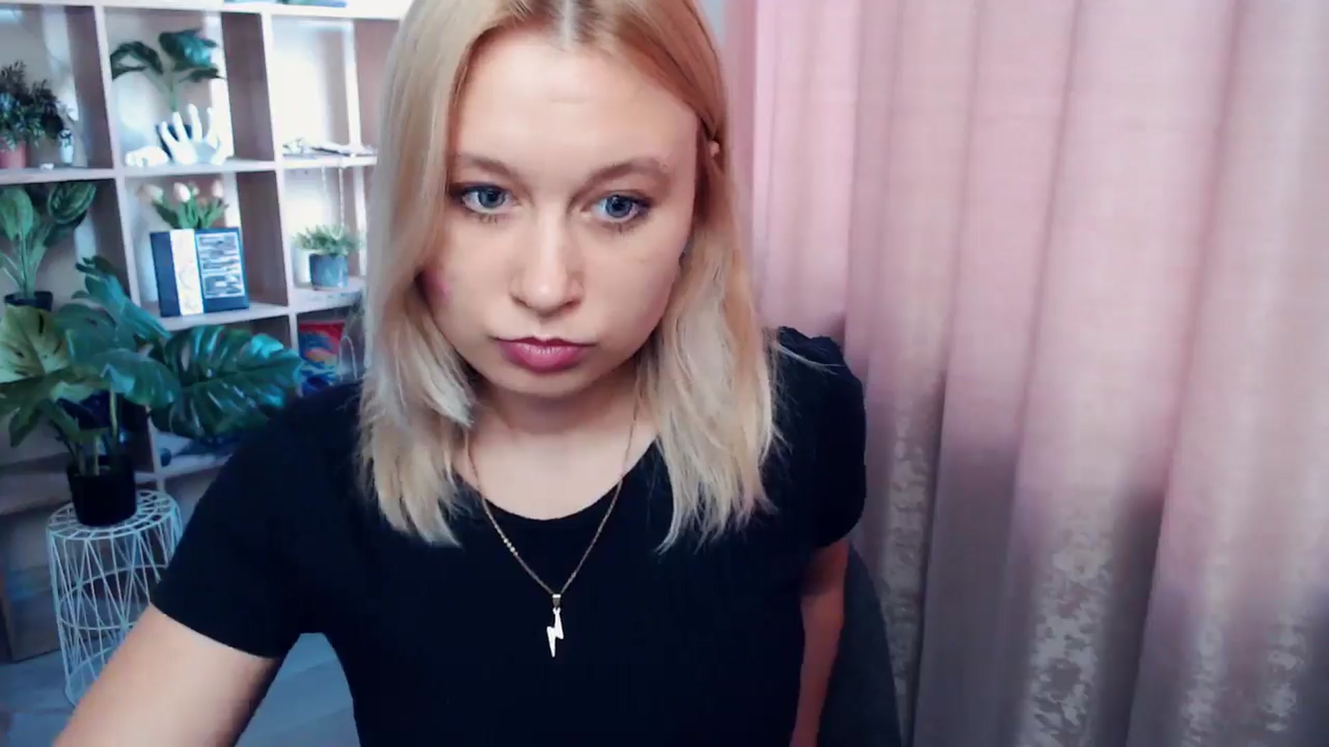 Gallery image thumbnail from Kukla_kolduna's myfreecams stream on, 06/05/2025, 17:23 image 10 of 20