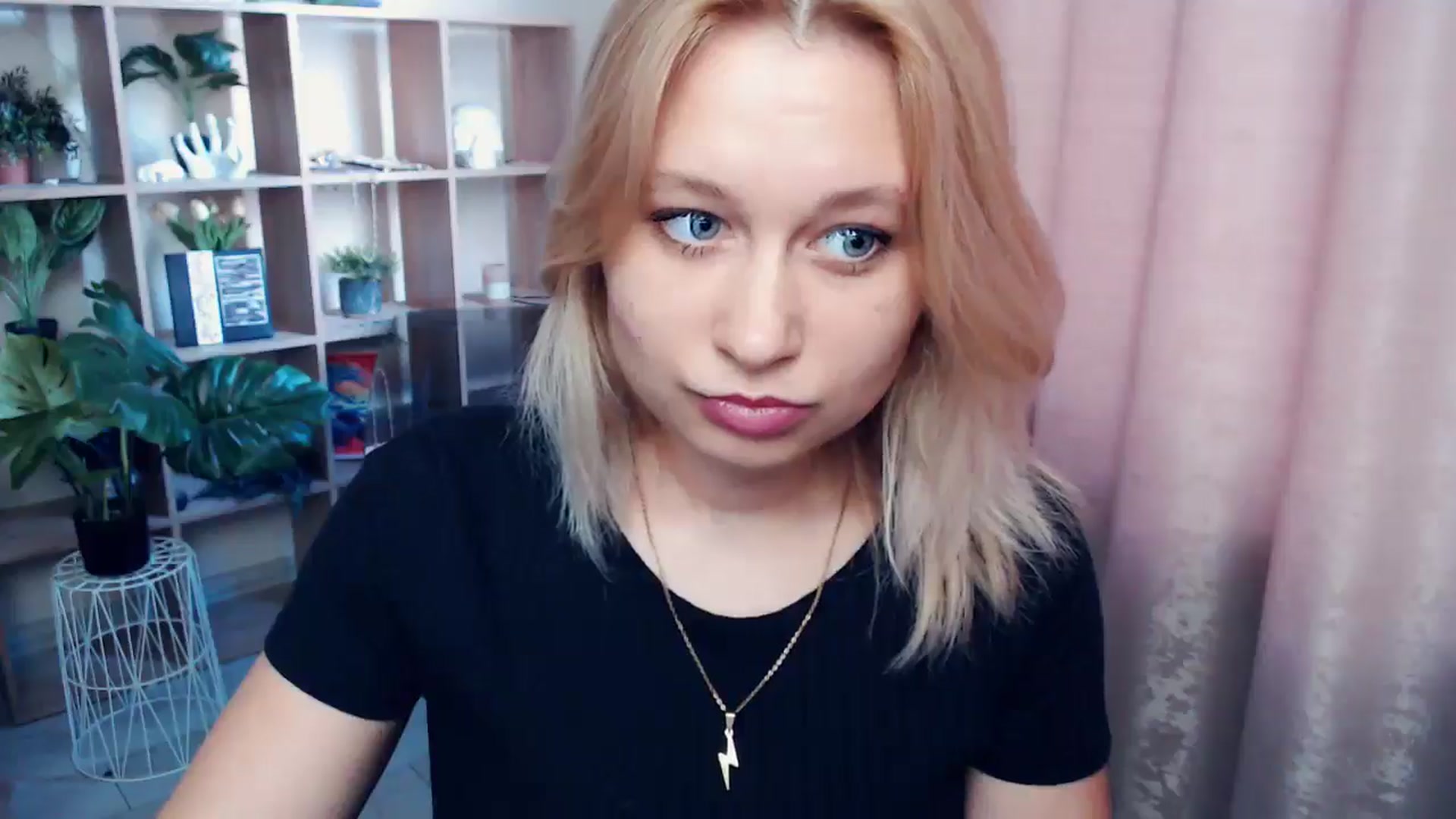 Gallery image thumbnail from Kukla_kolduna's myfreecams stream on, 06/05/2025, 17:23 image 15 of 20