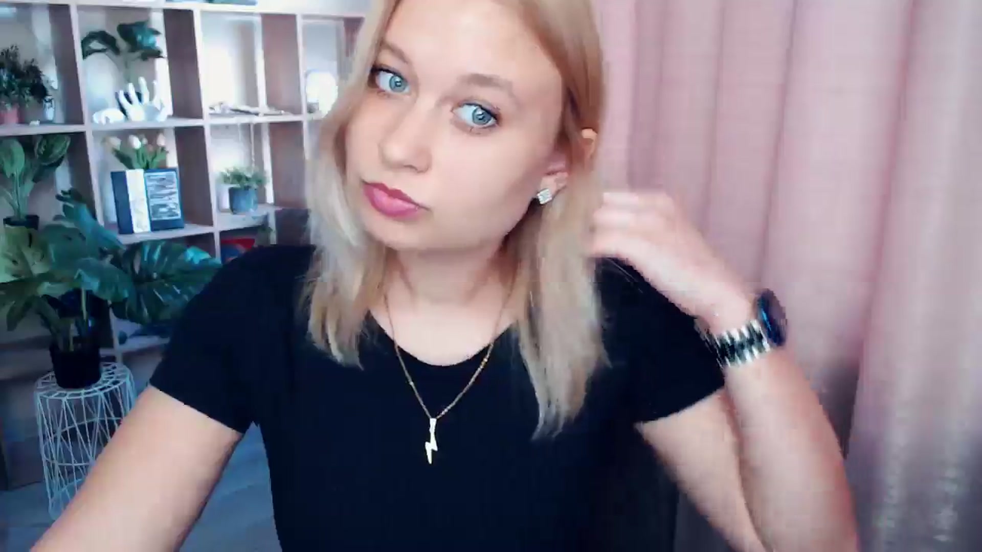 Gallery image thumbnail from Kukla_kolduna's myfreecams stream on, 06/05/2025, 17:23 image 11 of 20