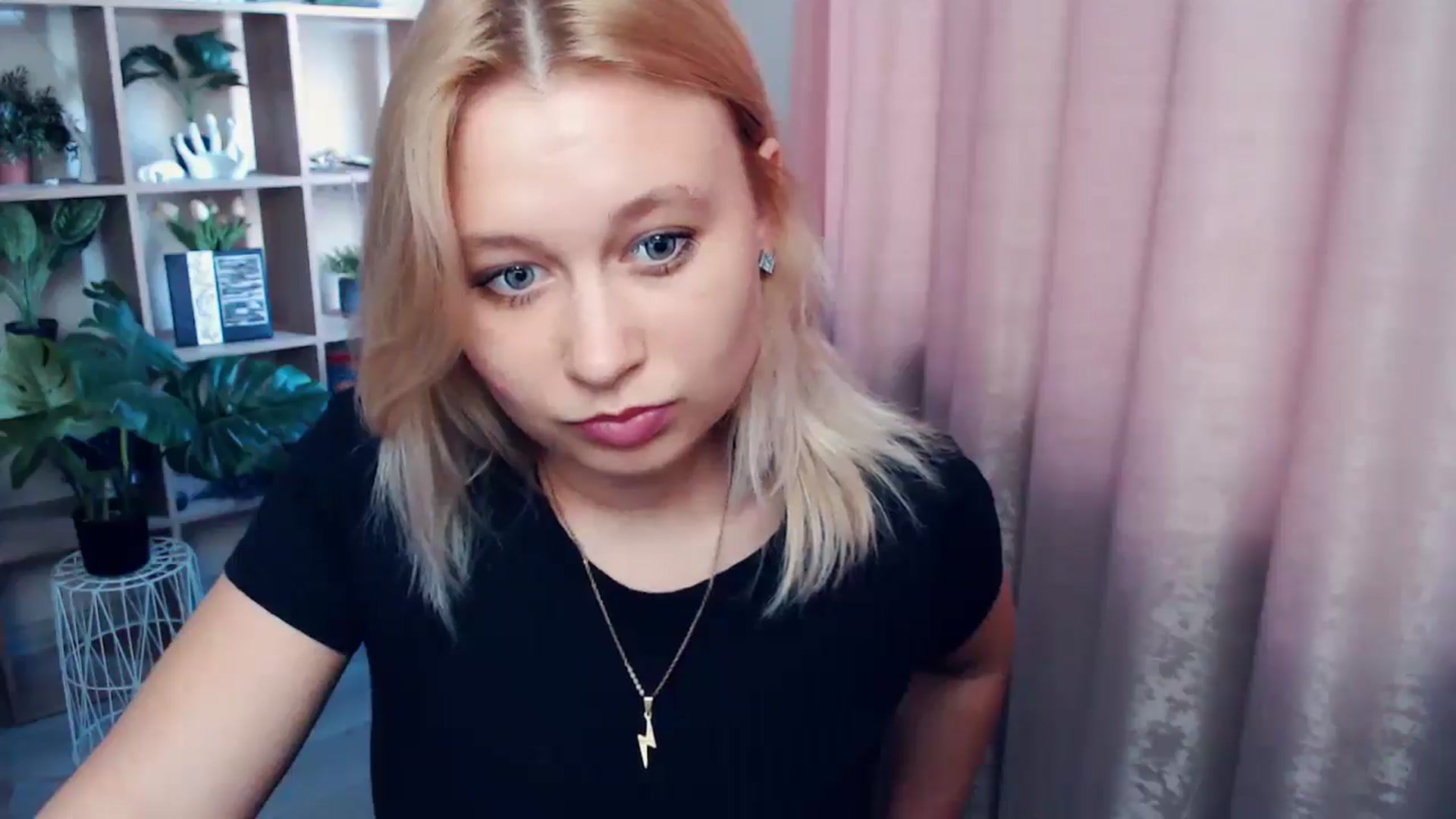 Gallery image thumbnail from Kukla_kolduna's myfreecams stream on, 06/05/2025, 17:23 image 16 of 20
