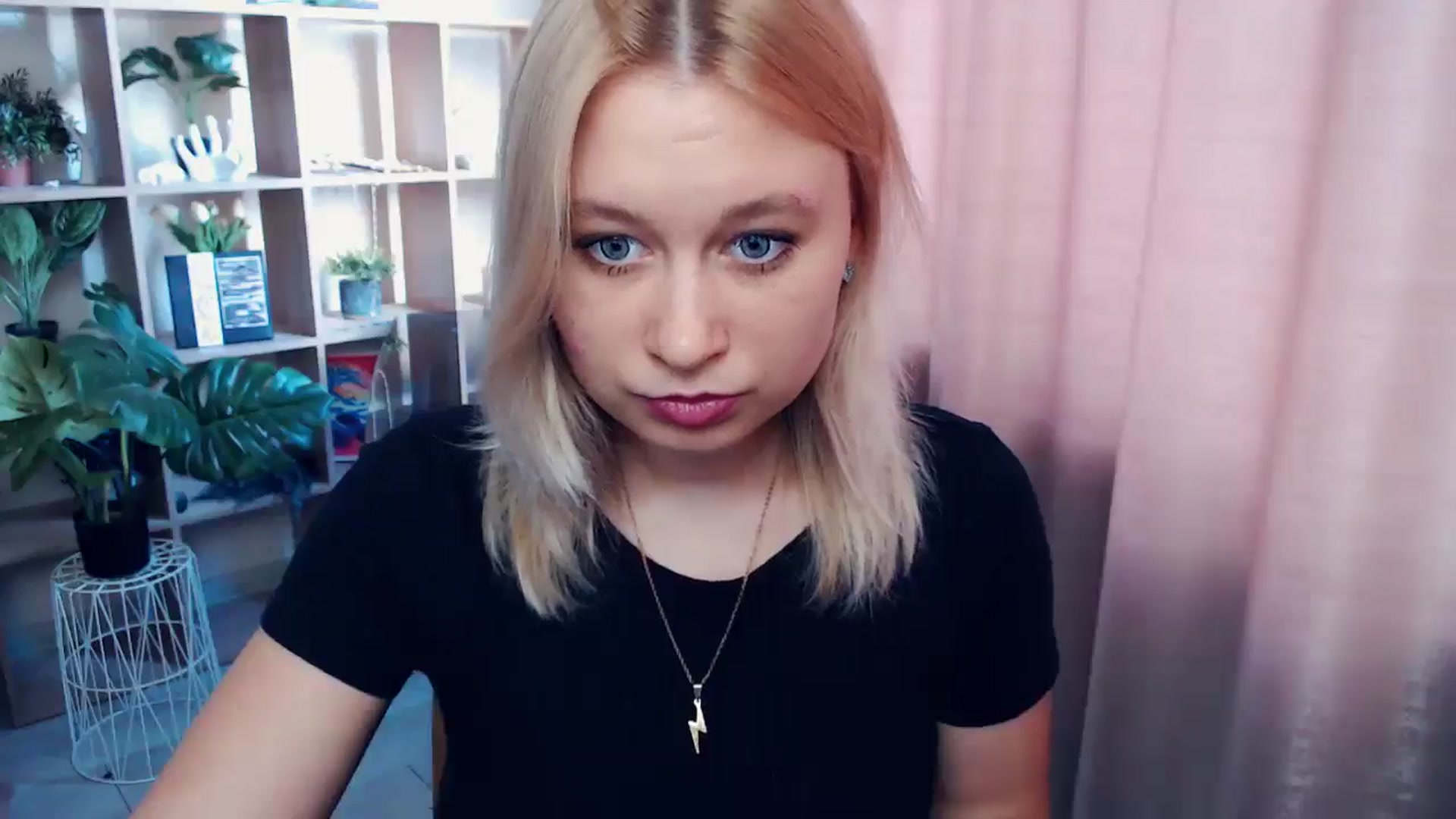 Gallery image thumbnail from Kukla_kolduna's myfreecams stream on, 06/05/2025, 17:23 image 2 of 20