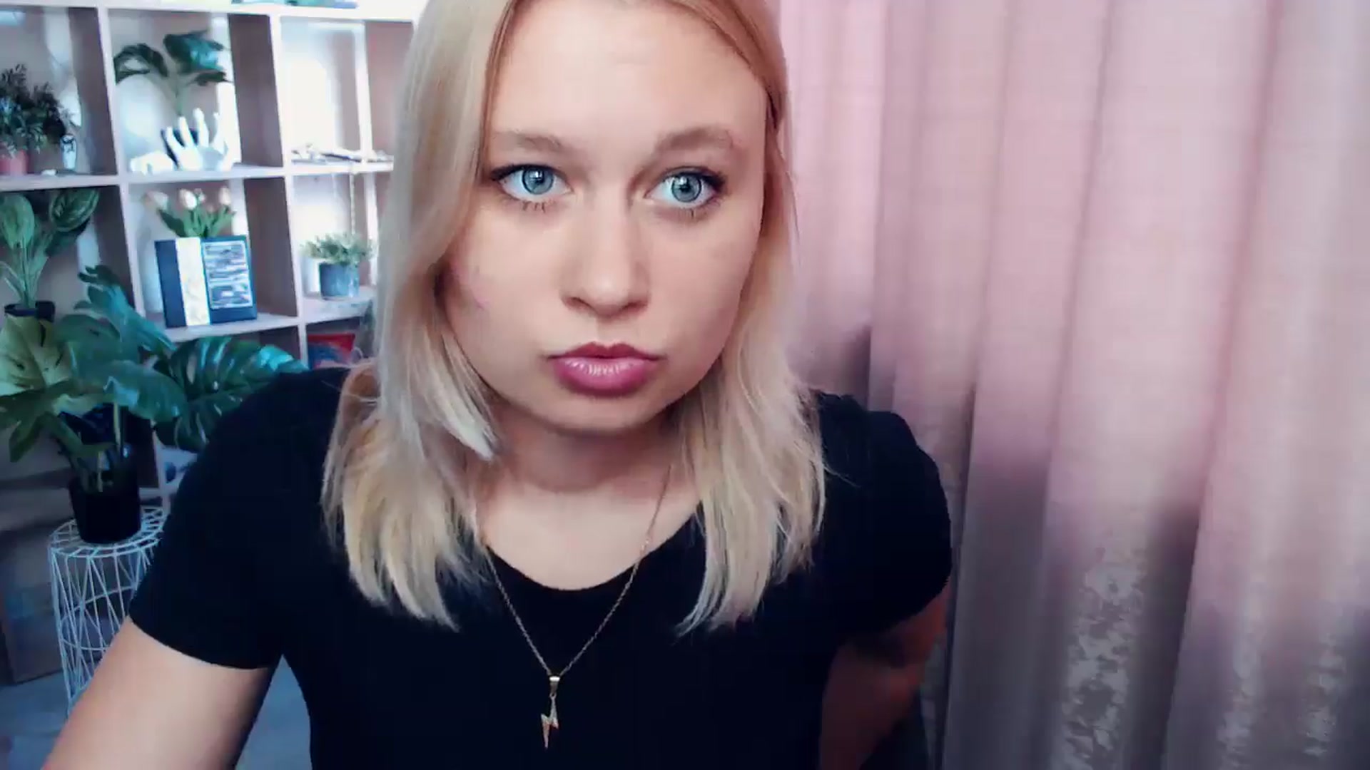 Gallery image thumbnail from Kukla_kolduna's myfreecams stream on, 06/05/2025, 17:23 image 7 of 20