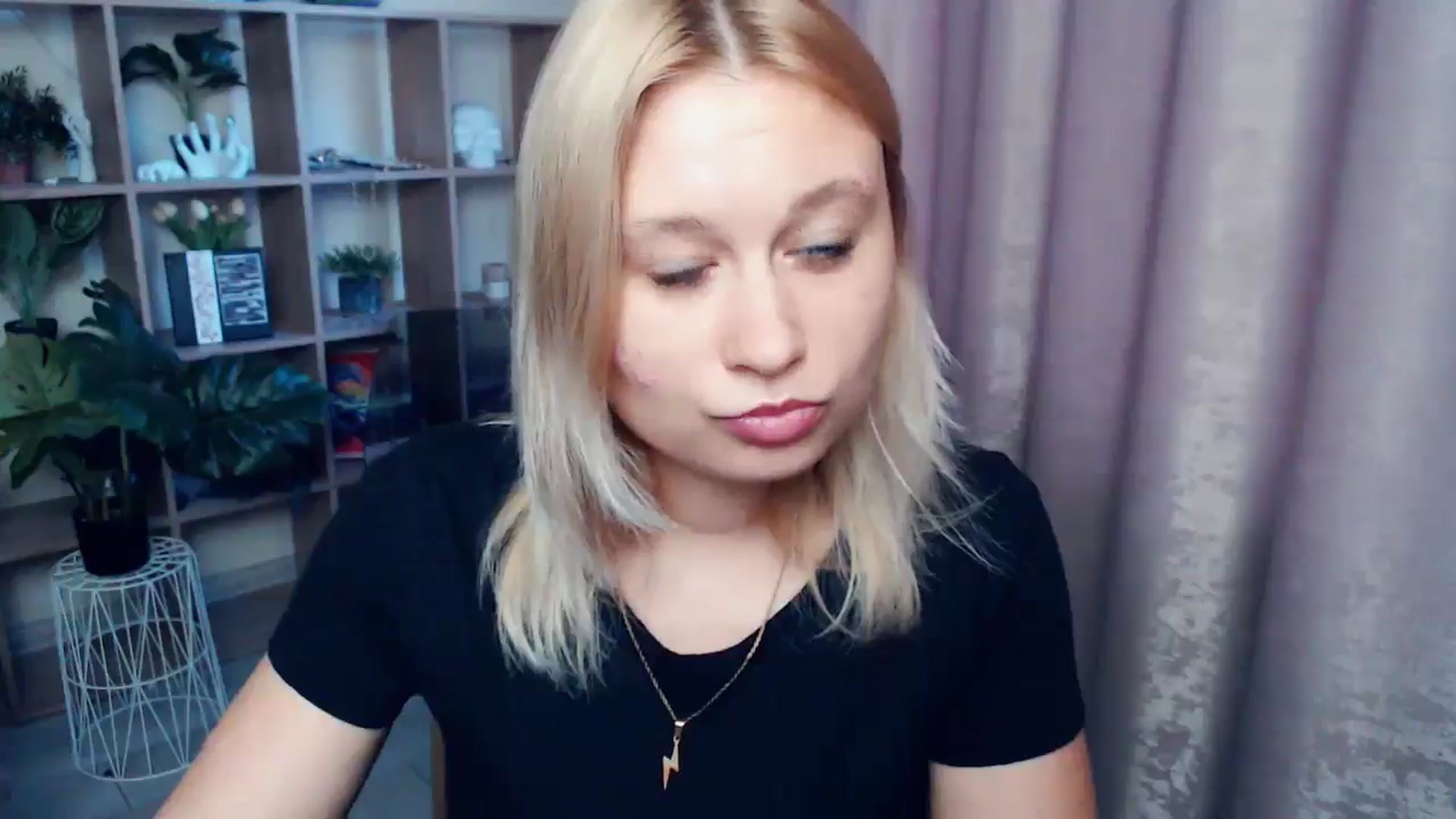 Gallery image thumbnail from Kukla_kolduna's myfreecams stream on, 06/05/2025, 18:20 image 4 of 20