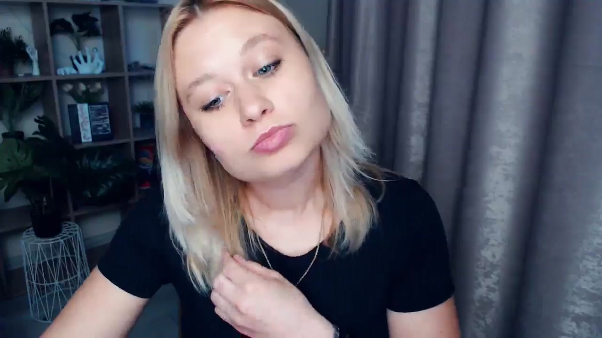 Gallery image thumbnail from Kukla_kolduna's myfreecams stream on, 06/05/2025, 18:20 image 16 of 20