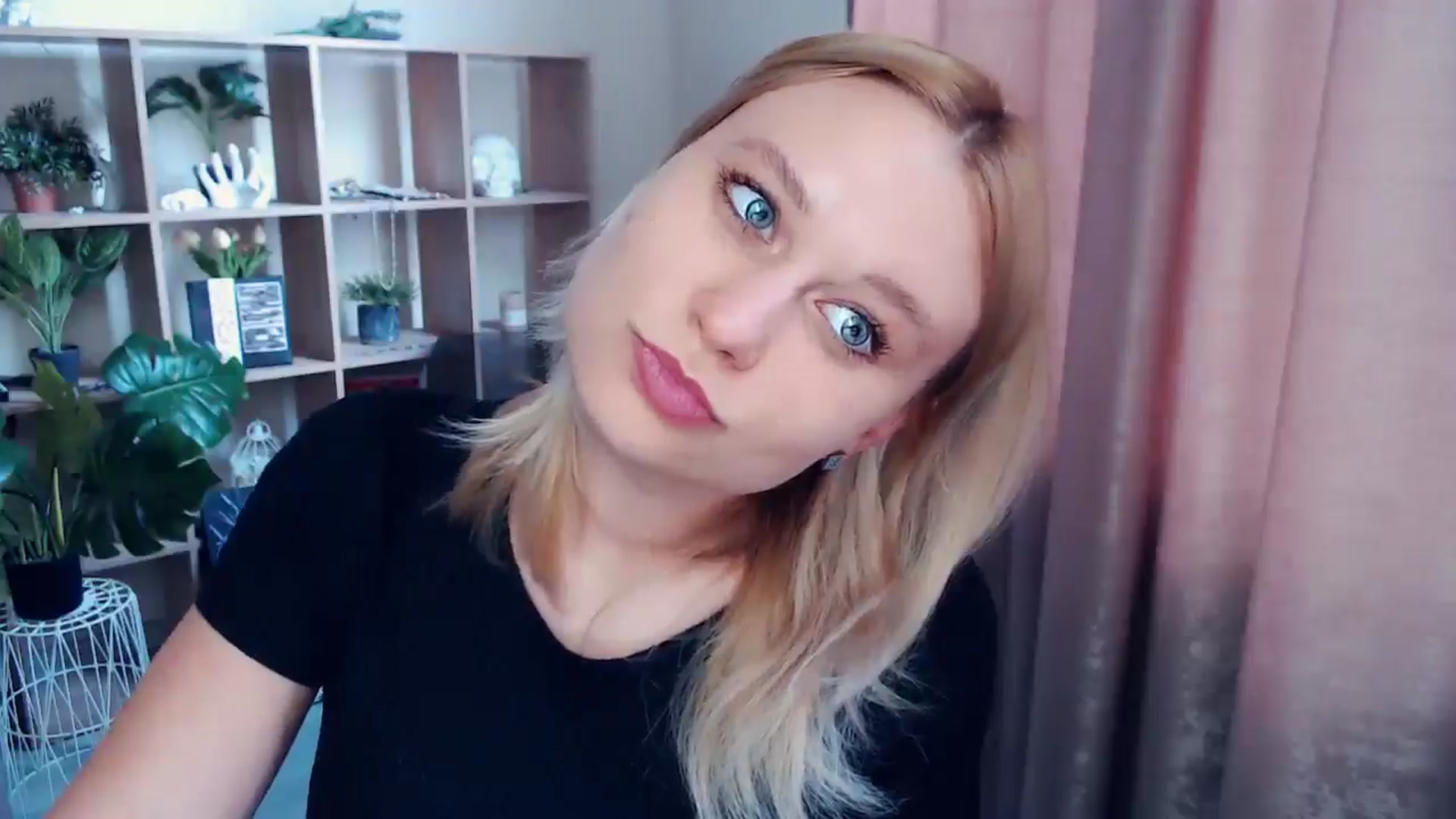 Gallery image thumbnail from Kukla_kolduna's myfreecams stream on, 06/06/2025, 16:25 image 8 of 20