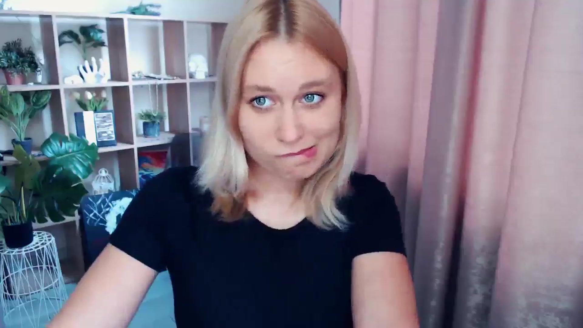 Gallery image thumbnail from Kukla_kolduna's myfreecams stream on, 06/06/2025, 16:25 image 11 of 20