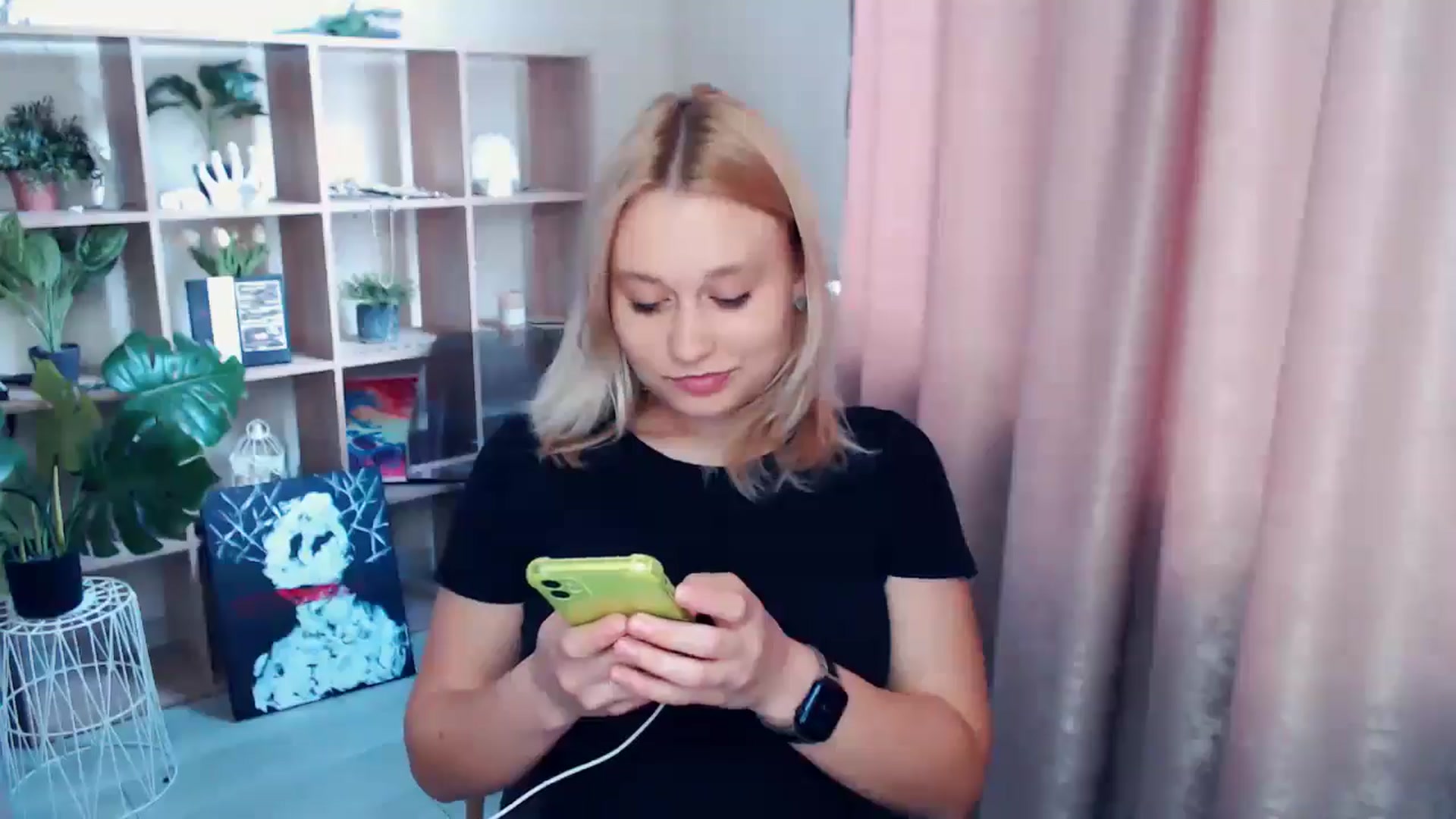 Gallery image thumbnail from Kukla_kolduna's myfreecams stream on, 06/06/2025, 16:25 image 20 of 20