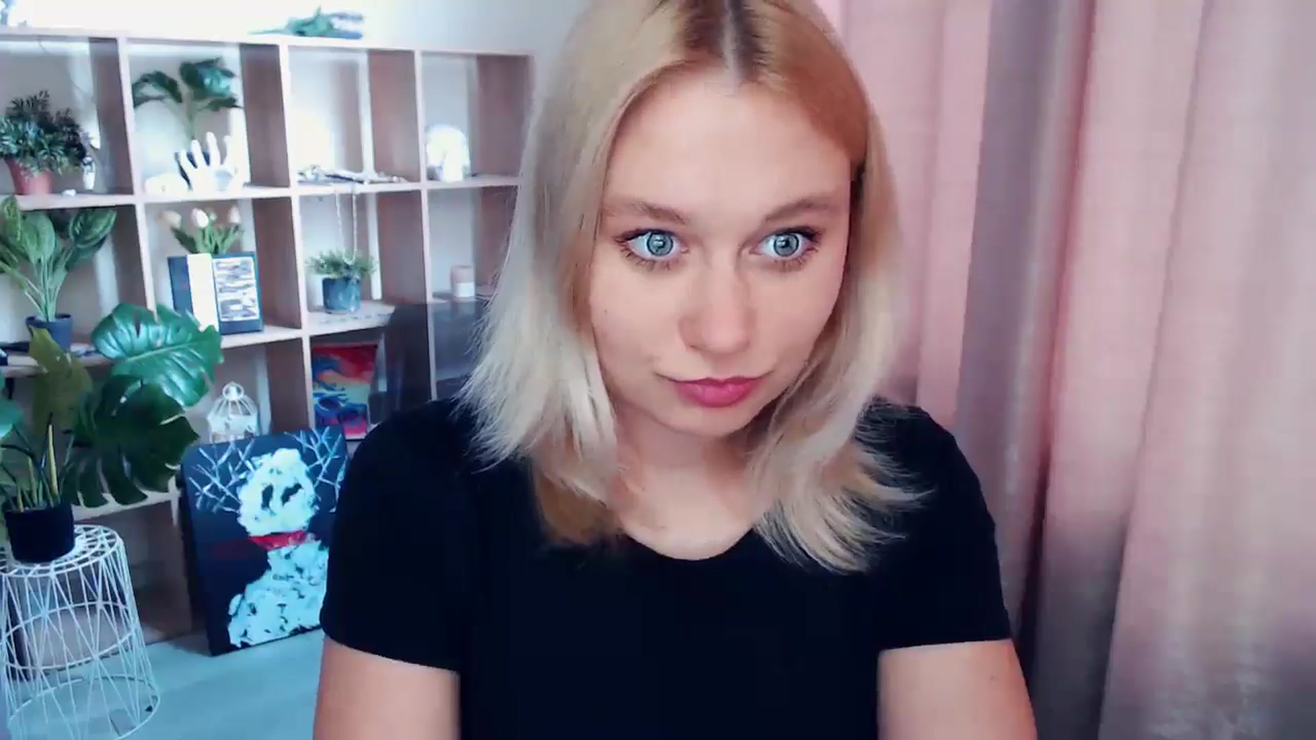 Gallery image thumbnail from Kukla_kolduna's myfreecams stream on, 06/06/2025, 16:25 image 2 of 20