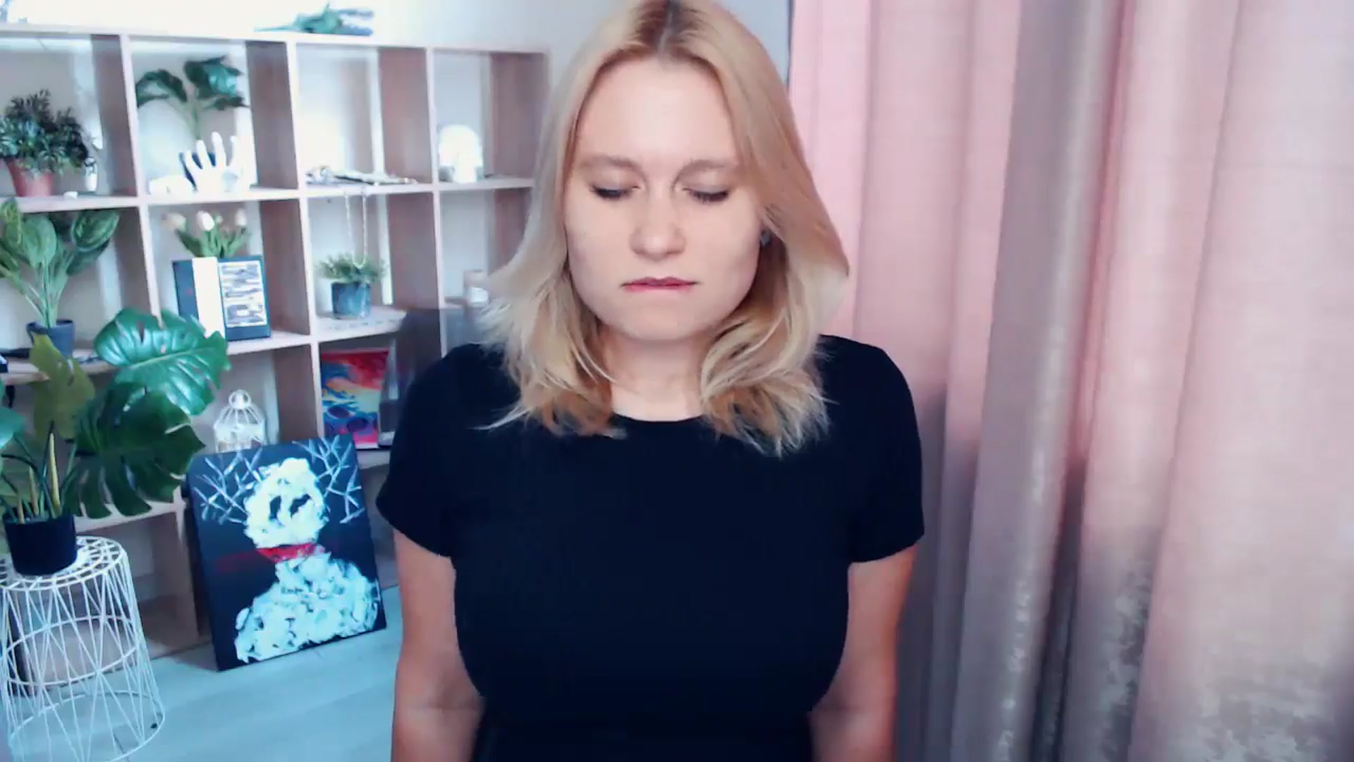 Gallery image thumbnail from Kukla_kolduna's myfreecams stream on, 06/06/2025, 16:25 image 16 of 20