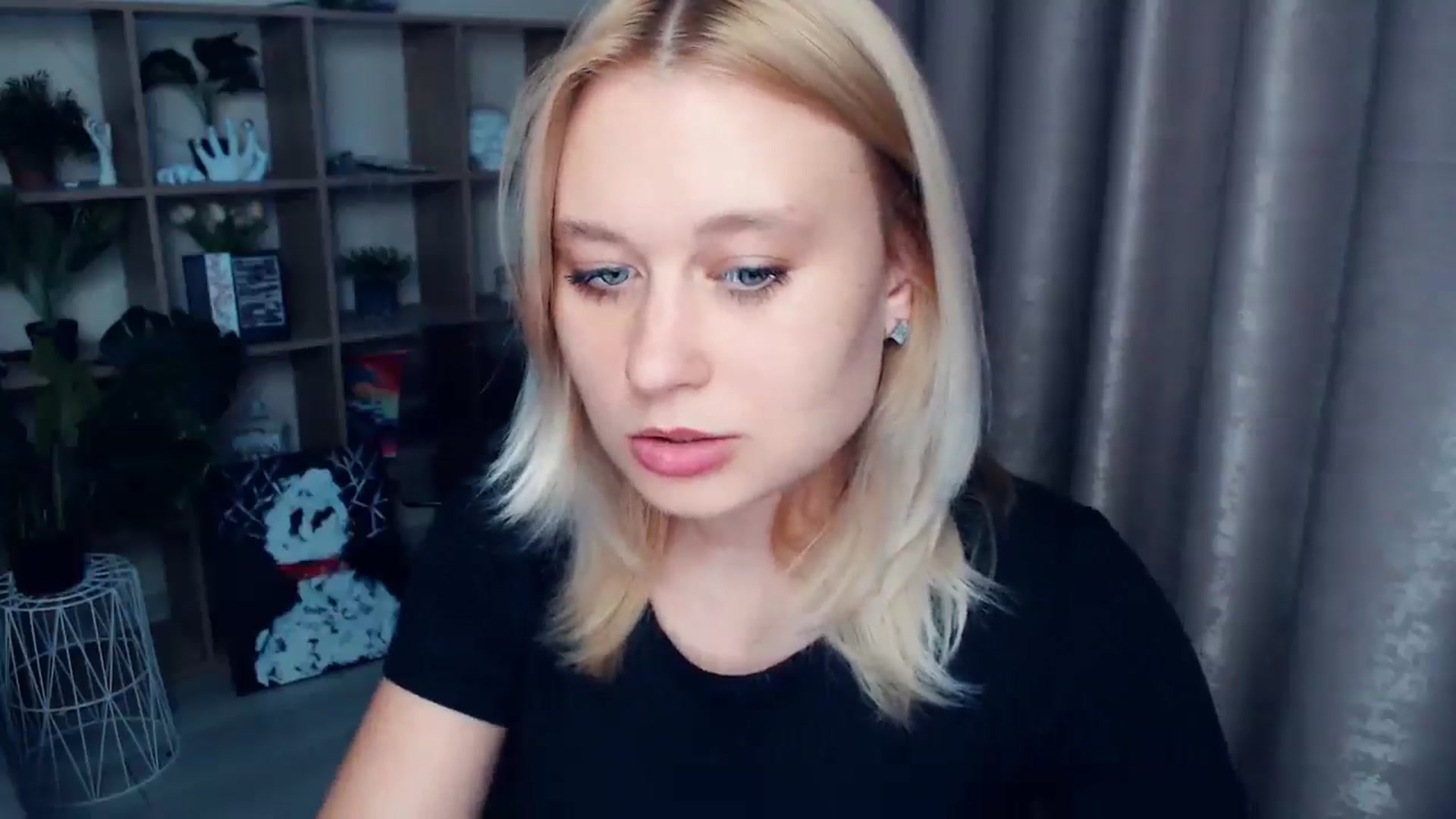 Gallery image thumbnail from Kukla_kolduna's myfreecams stream on, 06/06/2025, 18:38 image 9 of 20
