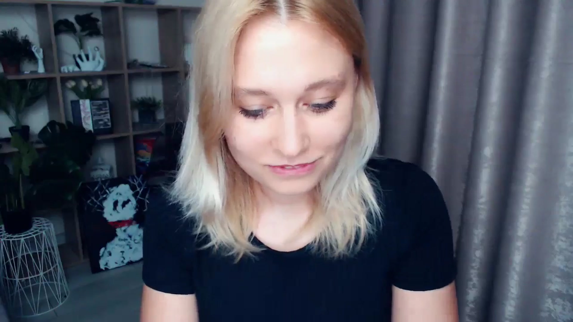Gallery image thumbnail from Kukla_kolduna's myfreecams stream on, 06/06/2025, 18:38 image 19 of 20