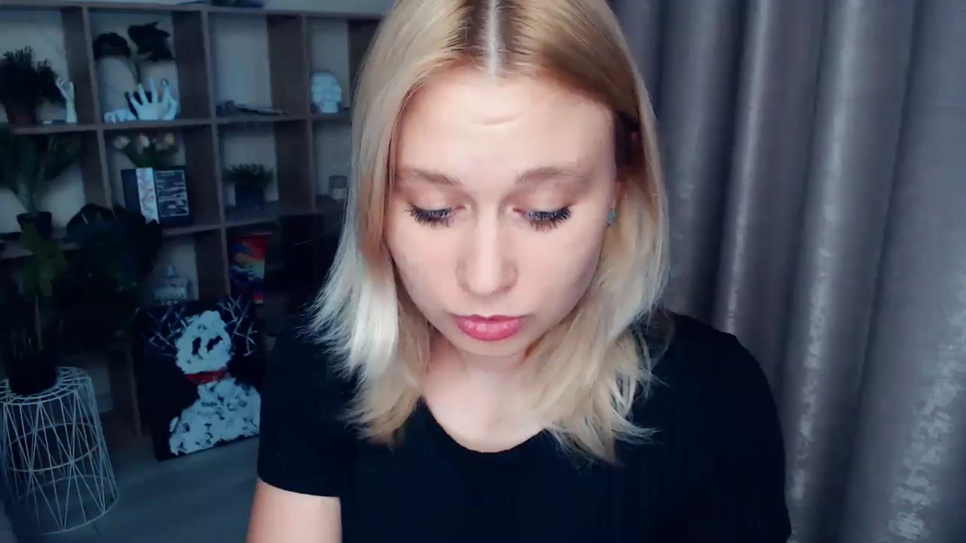Gallery image thumbnail from Kukla_kolduna's myfreecams stream on, 06/06/2025, 18:38 image 7 of 20